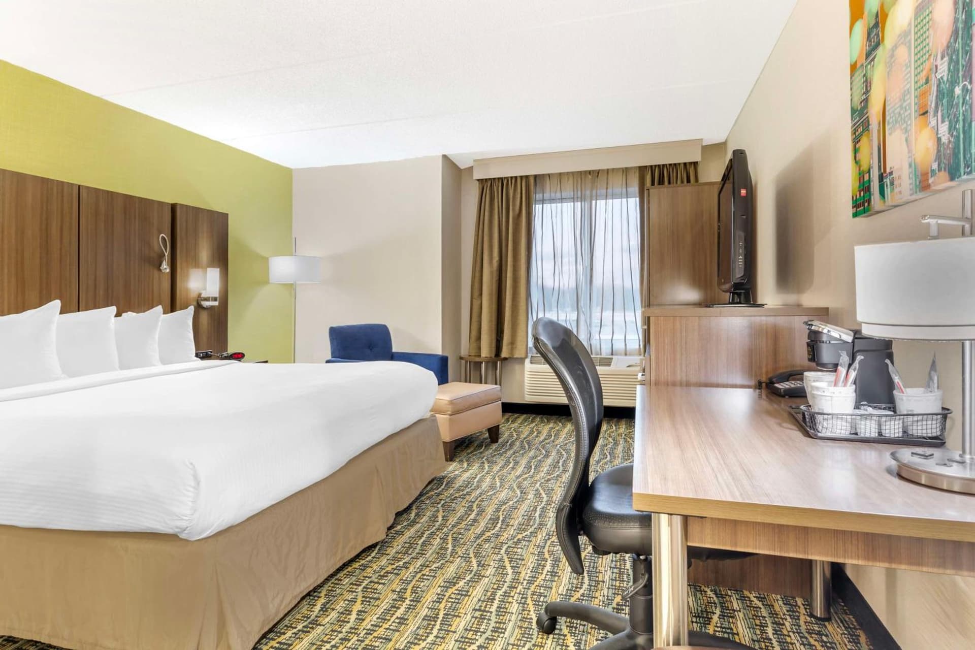 Best Western Plus New Englander gallery photo in Woburn, MA — image 8