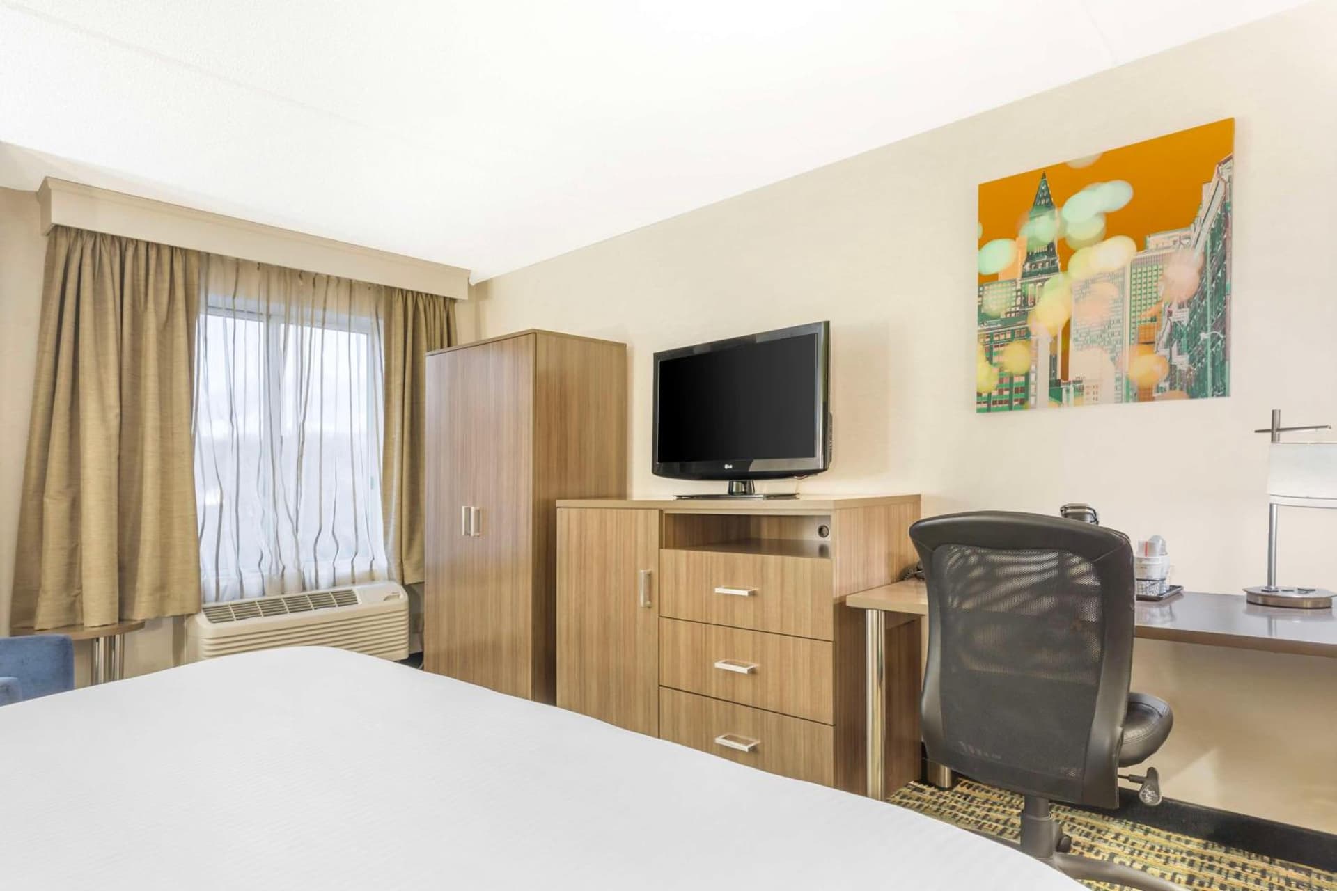 Best Western Plus New Englander gallery photo in Woburn, MA — image 4