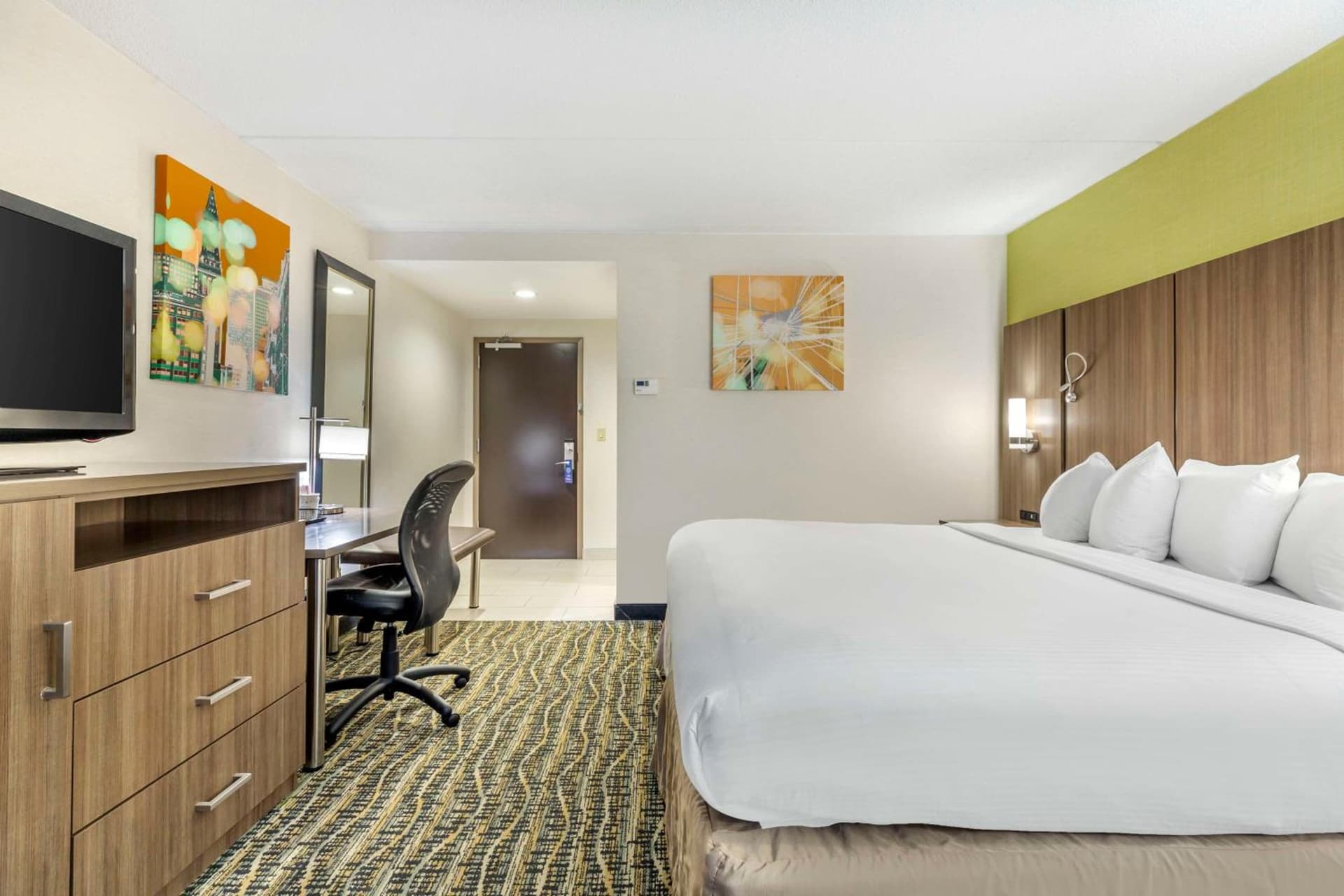 Best Western Plus New Englander gallery photo in Woburn, MA — image 10