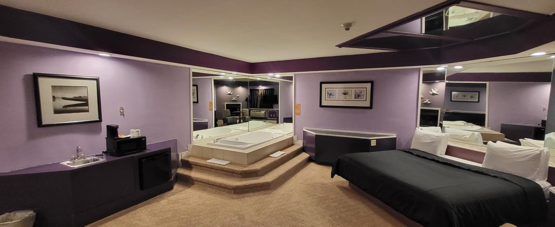 Inn of the Dove Harrisburg-Hershey Romantic Suites gallery photo in Harrisburg, PA — image 185