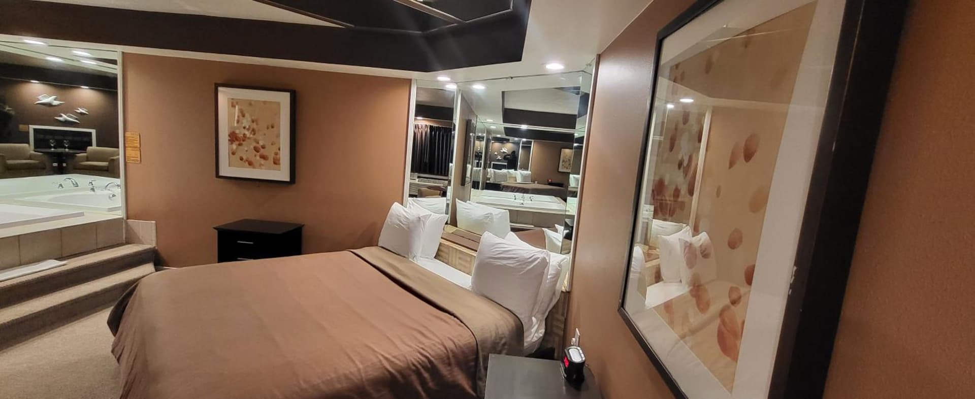 Inn of the Dove Harrisburg-Hershey Romantic Suites gallery photo in Harrisburg, PA — image 161