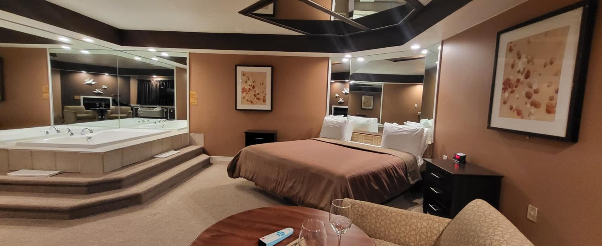 Inn of the Dove Harrisburg-Hershey Romantic Suites gallery photo in Harrisburg, PA — image 131