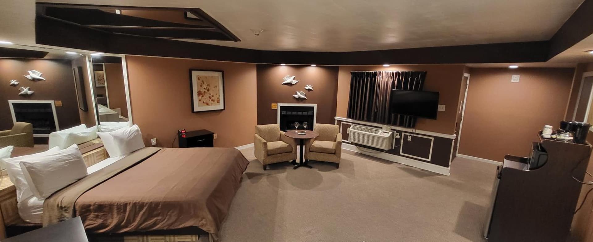 Inn of the Dove Harrisburg-Hershey Romantic Suites gallery photo in Harrisburg, PA — image 82