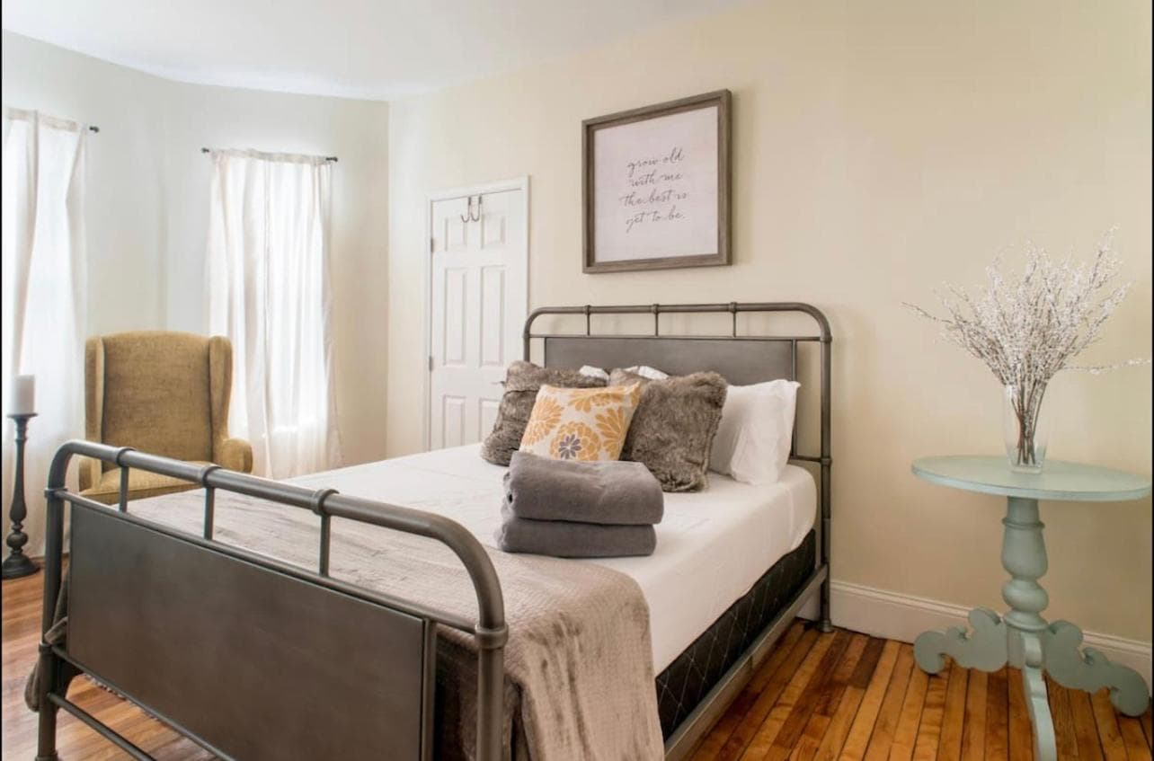 Comfort Stay interior in Boston, MA — gallery photo 2