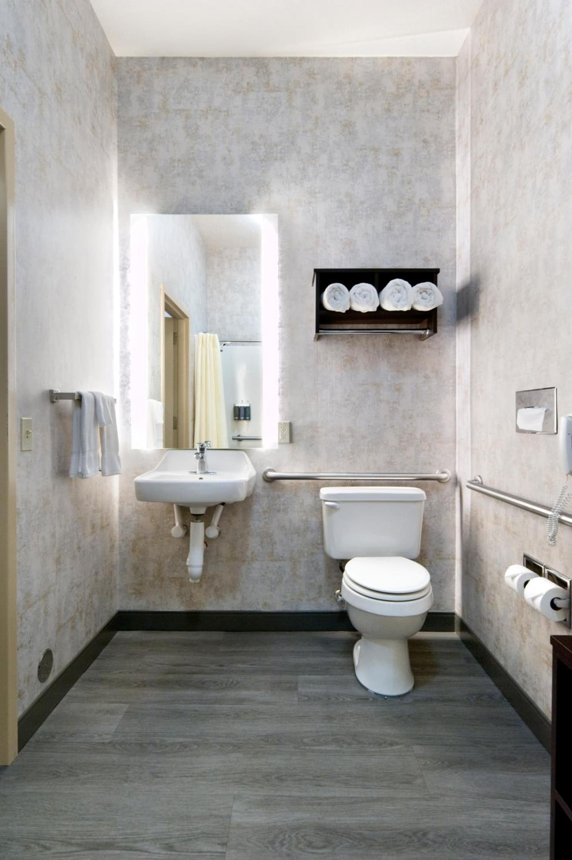 ClubHouse Hotel Sioux Falls gallery photo in Sioux Falls, SD — image 42