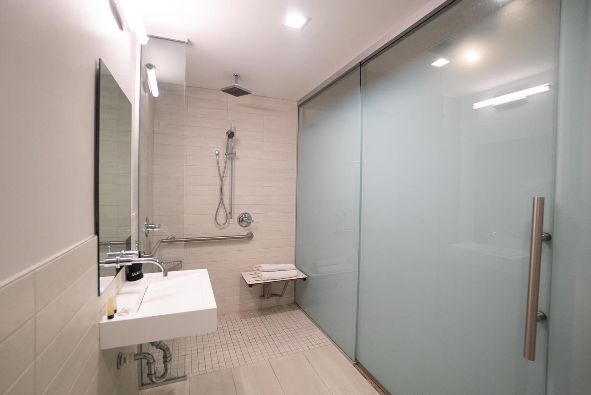 SOVA Micro-Room & Social Hotel gallery photo in Dallas, TX — image 32