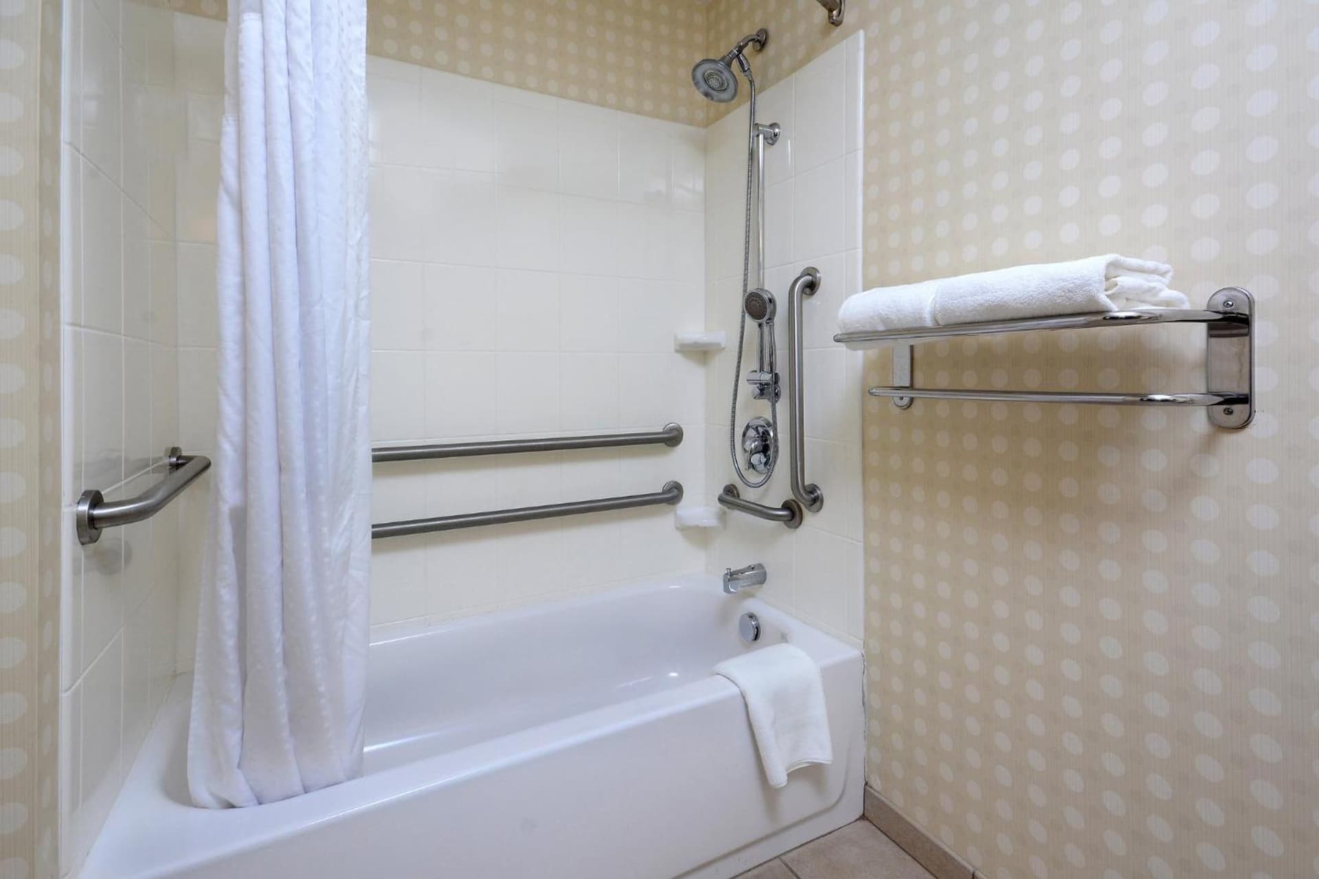 Holiday Inn Express Lynchburg by IHG gallery photo in Lynchburg, VA — image 17