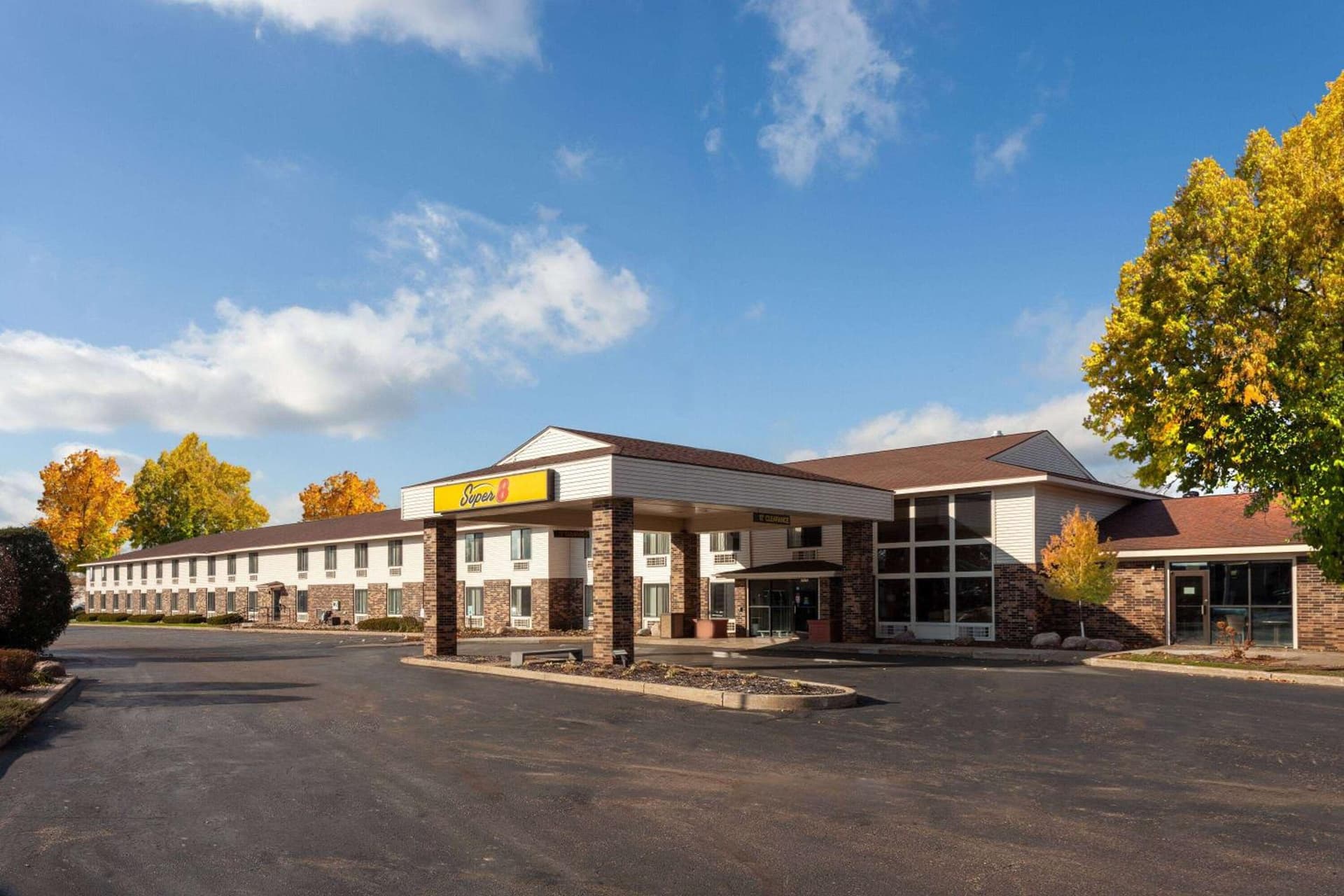 Super 8 by Wyndham Wausau property views in Wausau, WI — gallery photo 3