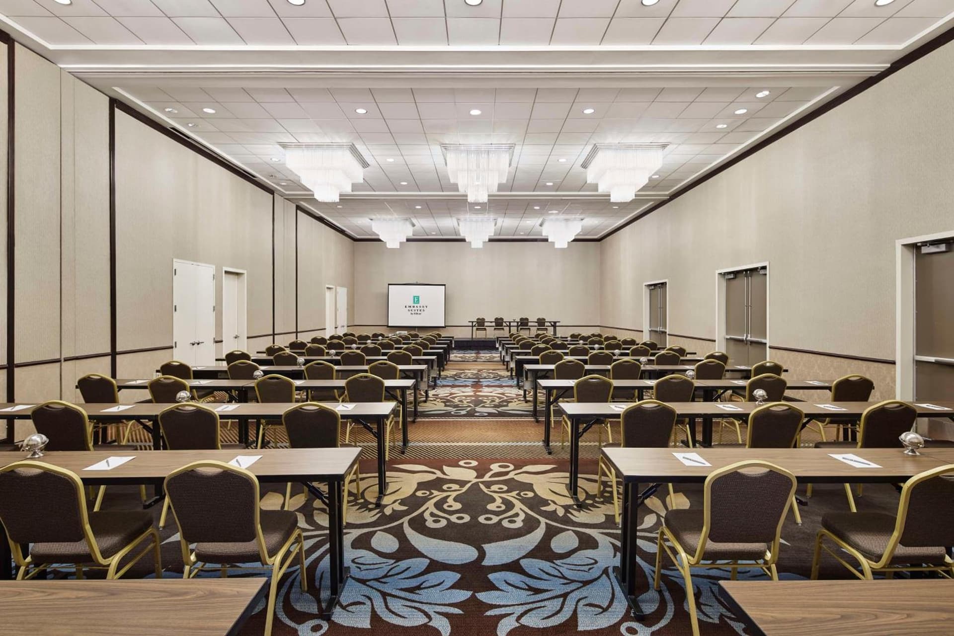 Embassy Suites by Hilton Alexandria Old Town gallery photo in Alexandria, VA — image 49