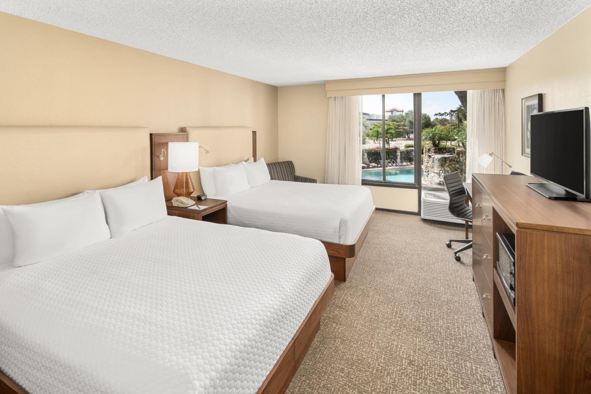 Doubletree by Hilton Fort Myers at Bell Tower Shops gallery photo in Fort Myers, FL — image 10