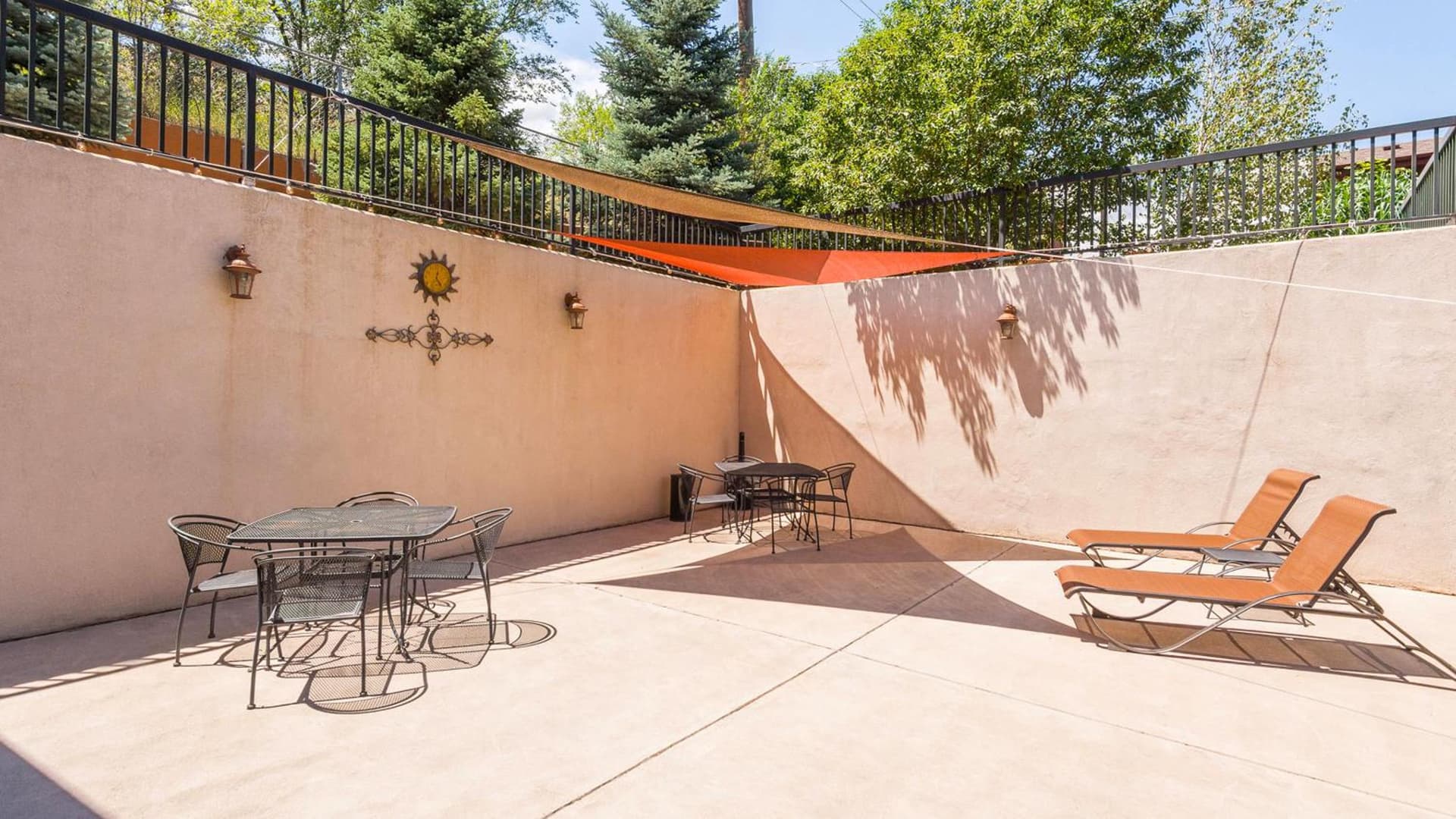 Manitou Pikes Peak Hotel gallery photo in Manitou Springs, CO — image 23