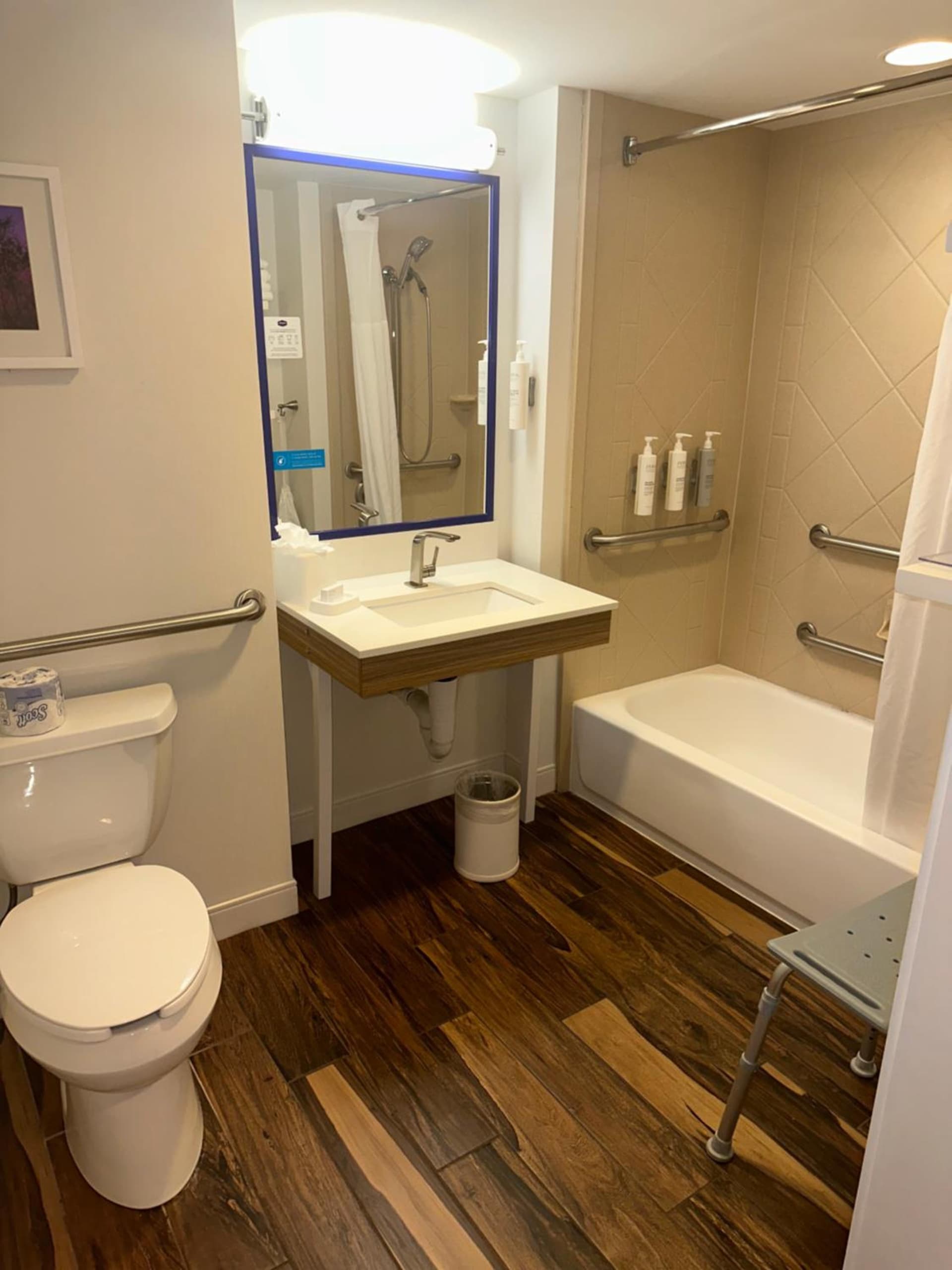 Hampton Inn Doylestown gallery photo in Warrington — image 12