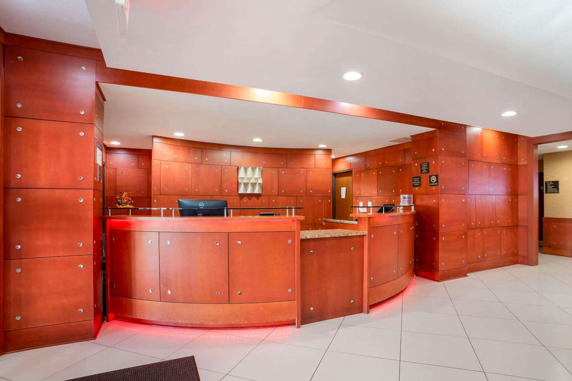 Best Western Plus Flowood Inn & Suites interior in Flowood, MS — gallery photo 2