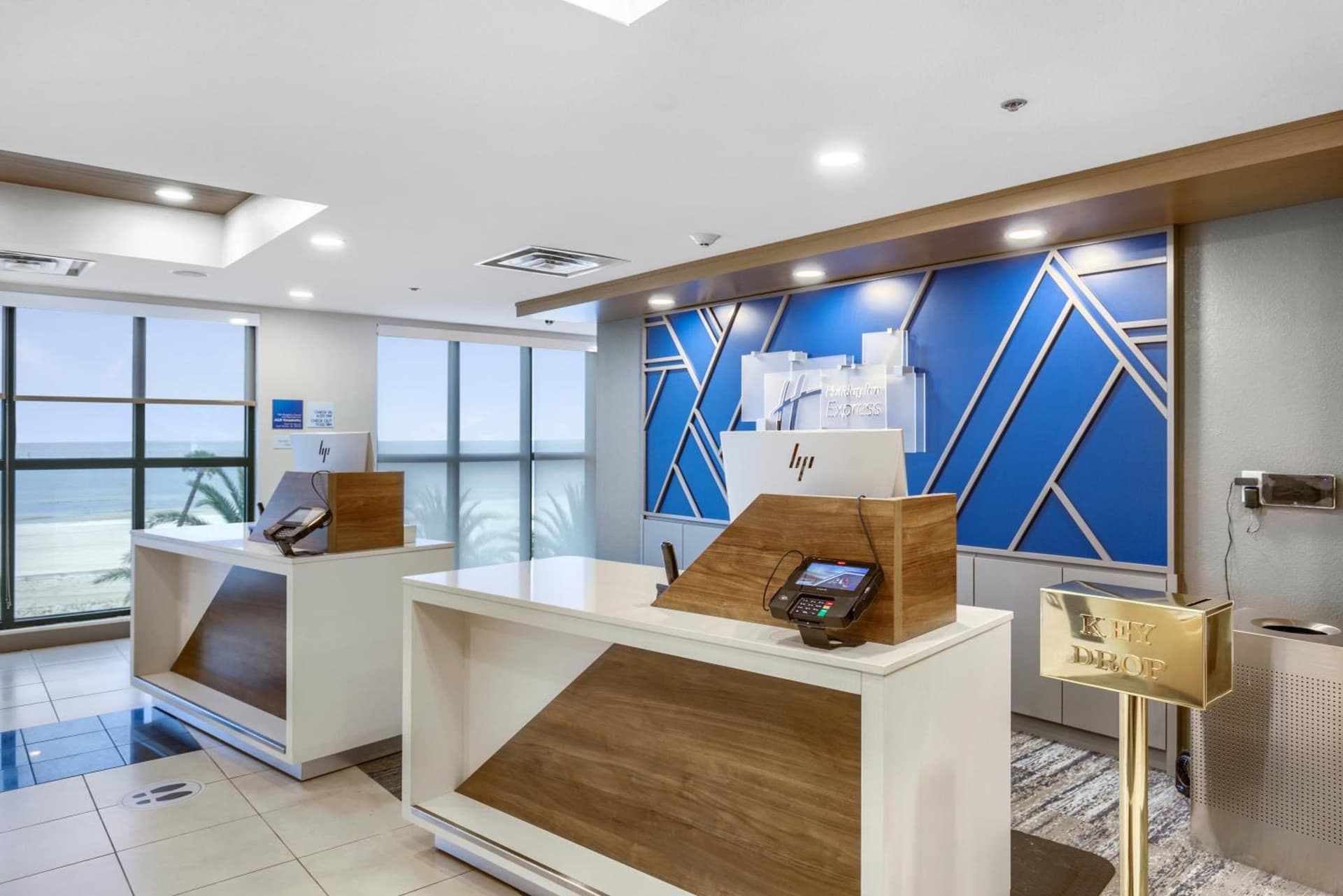 Holiday Inn Express - Gulfport Beach by IHG property views in Gulfport, MS — gallery photo 3