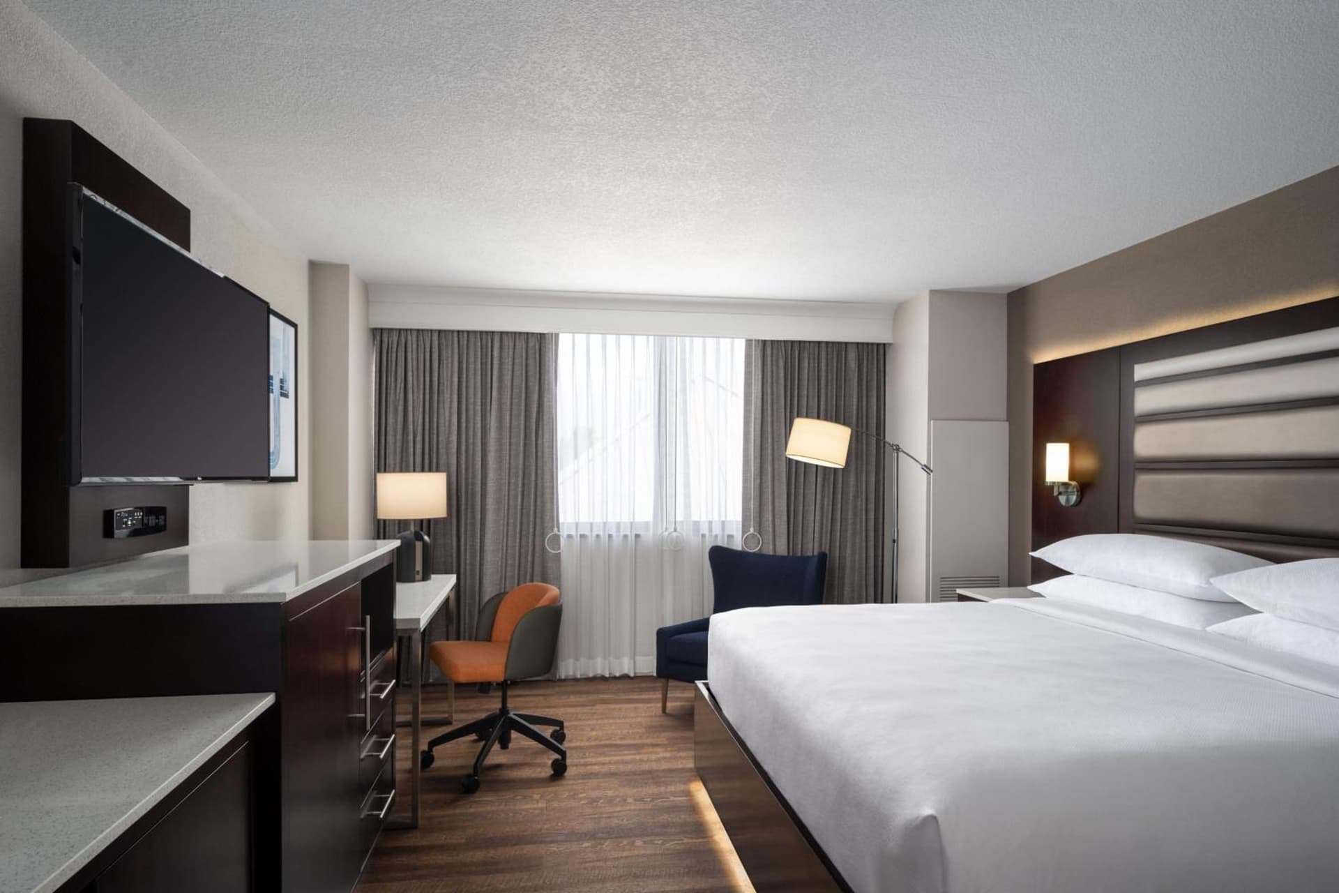Delta Hotels by Marriott Jacksonville Deerwood gallery photo in Jacksonville, FL — image 37