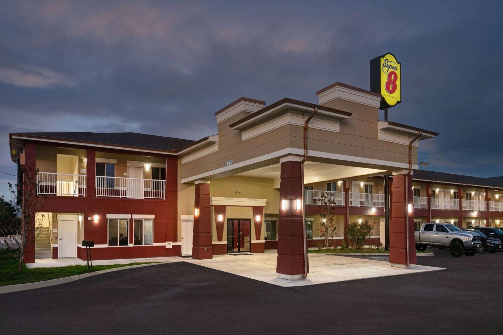 Super 8 by Wyndham Karnes City — hotel in Karnes City, Texas