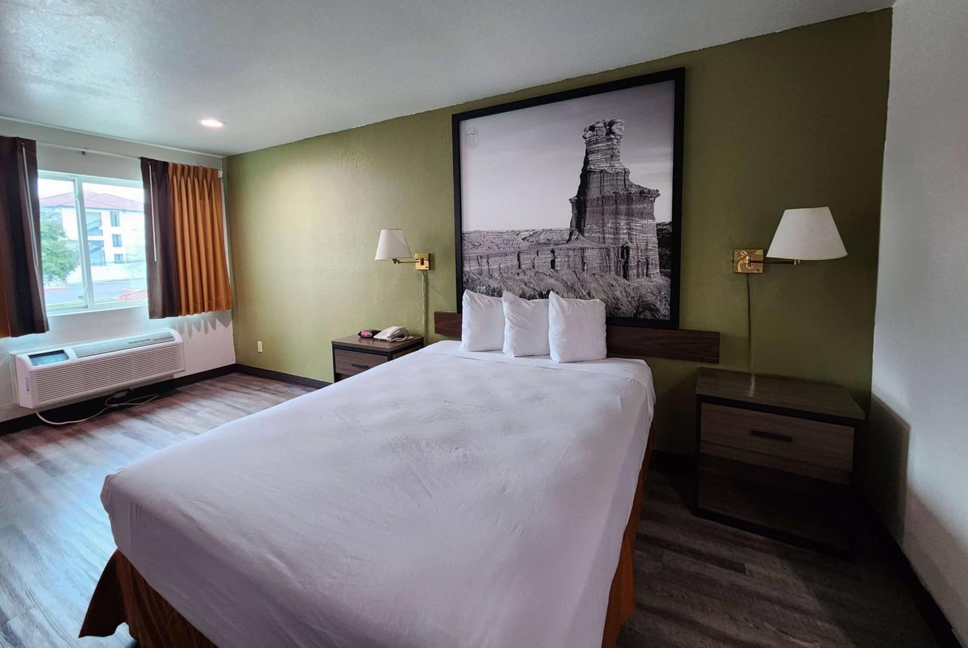 Super 8 by Wyndham Austin North/University Area gallery photo in Austin, TX — image 25