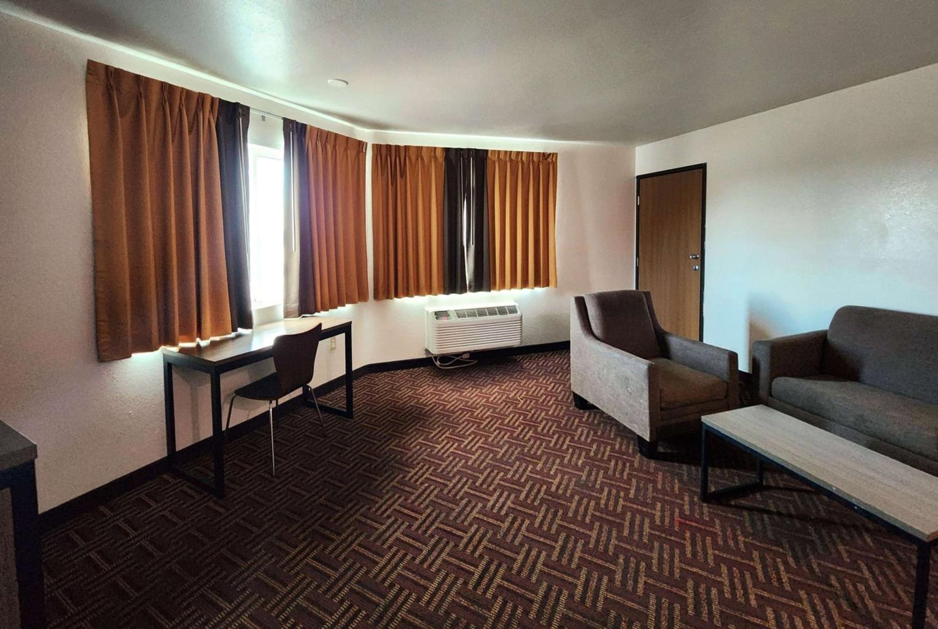 Super 8 by Wyndham Austin North/University Area interior in Austin, TX — gallery photo 2