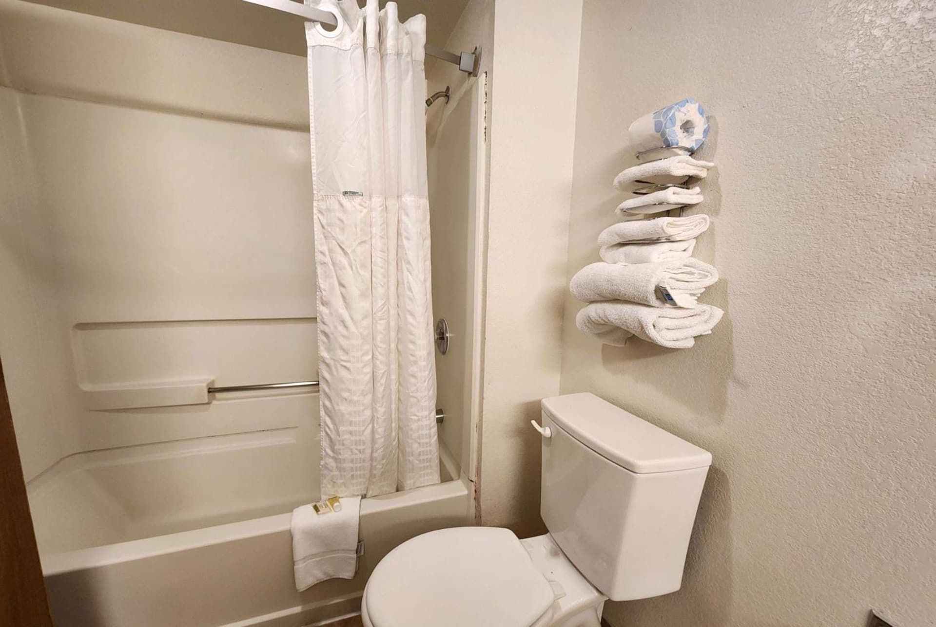 Super 8 by Wyndham Austin North/University Area property views in Austin, TX — gallery photo 3
