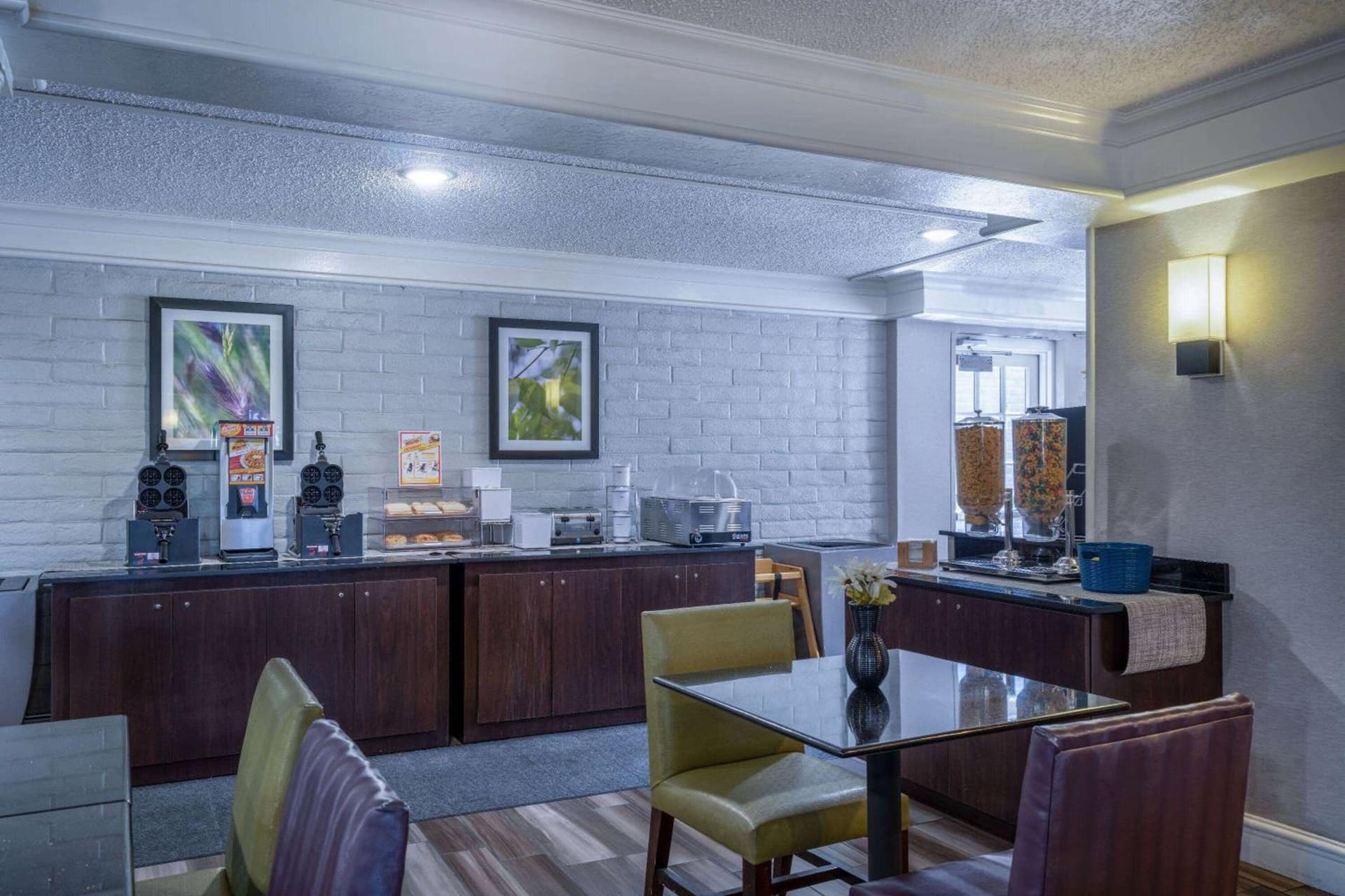 La Quinta Inn by Wyndham Sacramento North gallery photo in Sacramento, CA — image 33