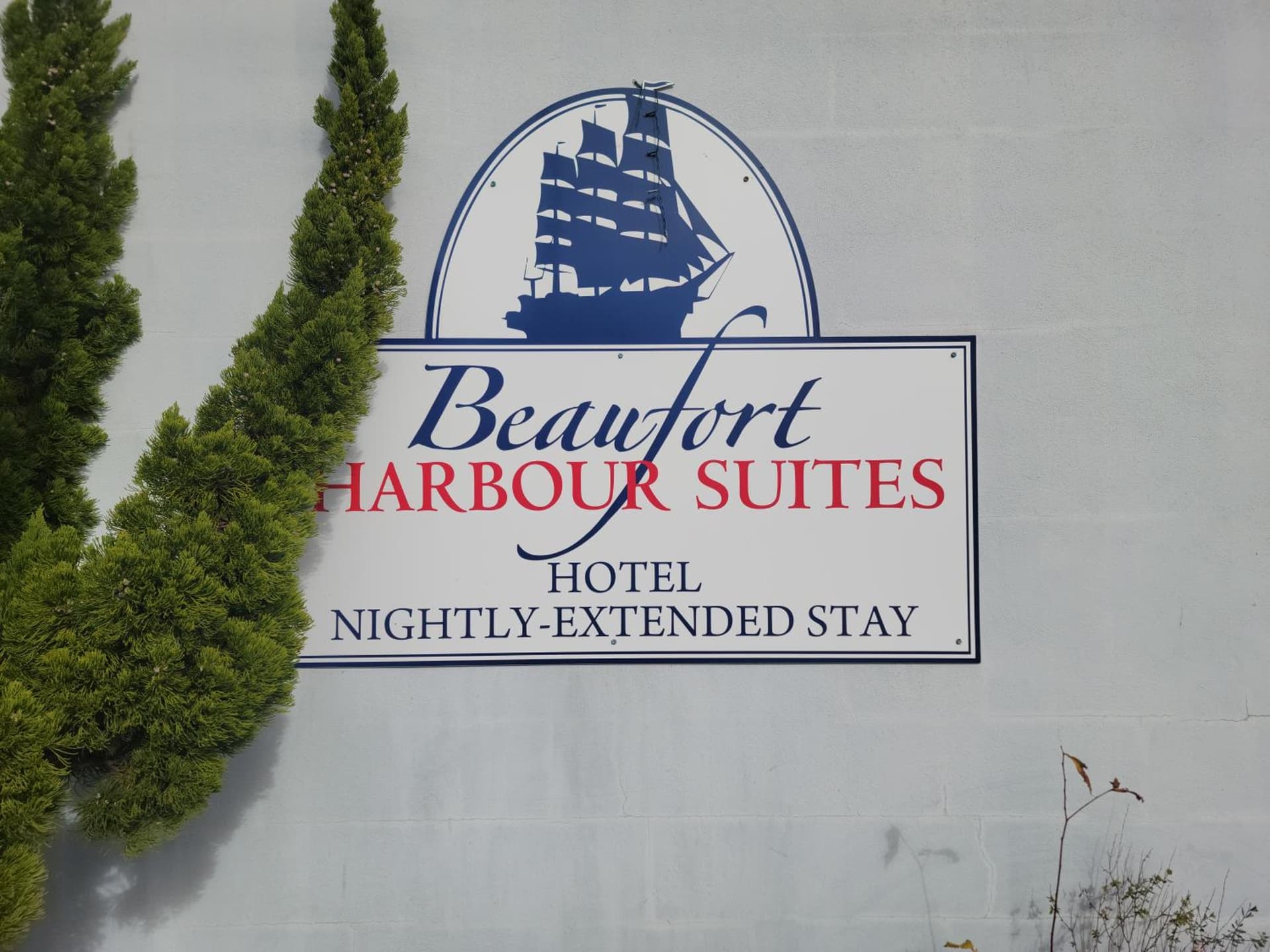 Beaufort Harbour Suites interior in Beaufort, NC — gallery photo 2