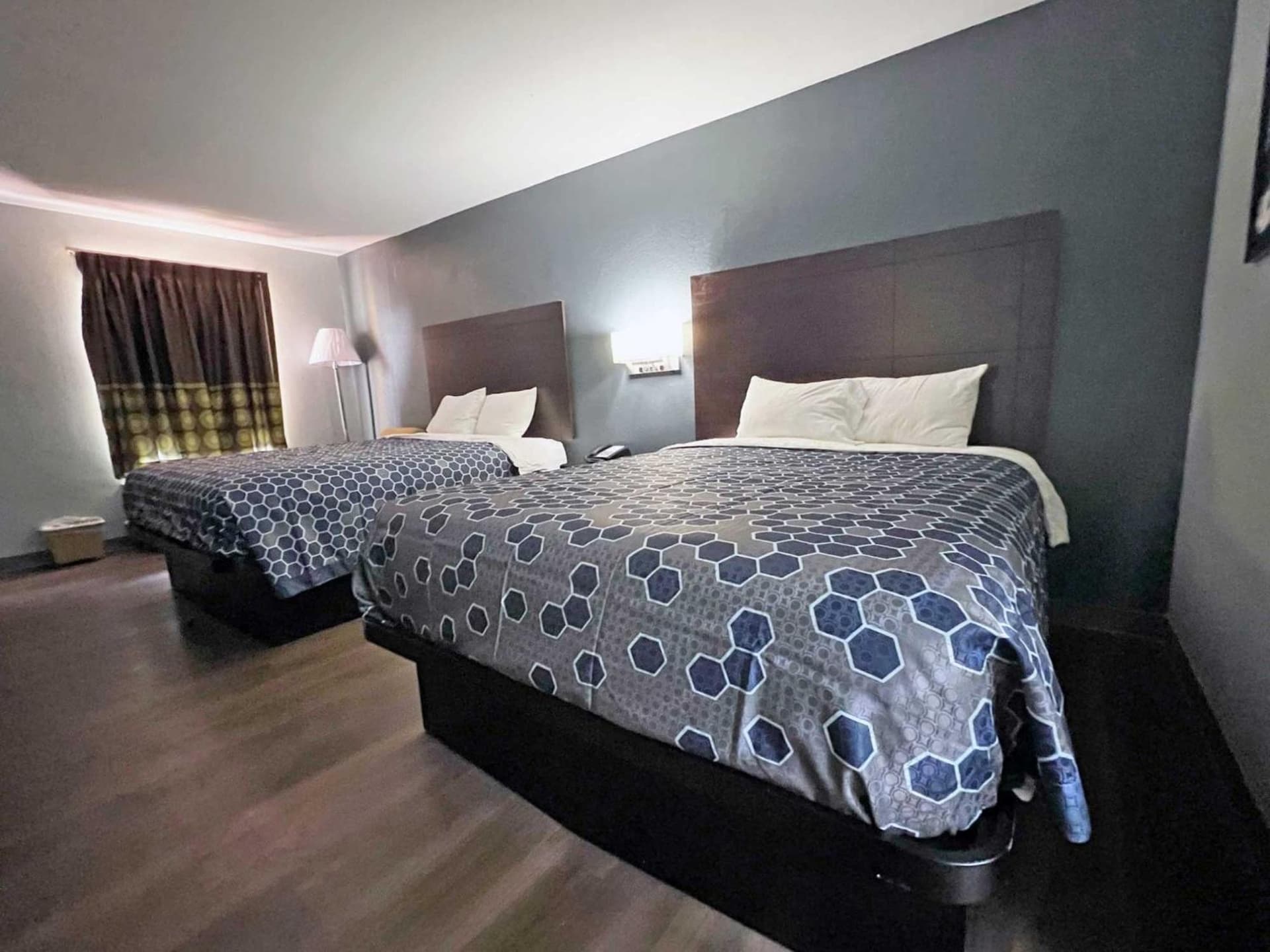 Red Carpet Inn & Suites interior in Newnan, GA — gallery photo 2