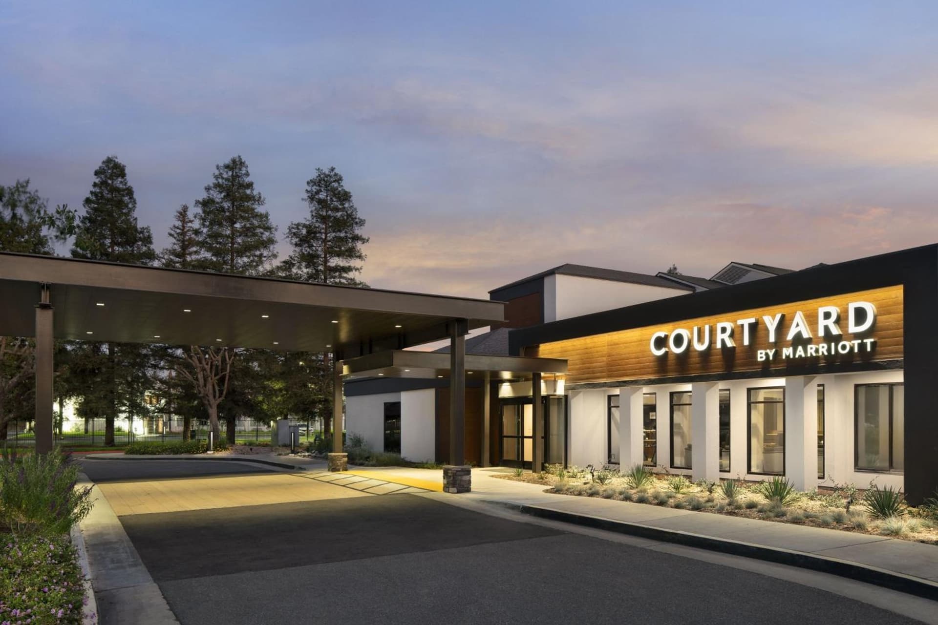 Courtyard by Marriott Bakersfield — hotel in Bakersfield, California