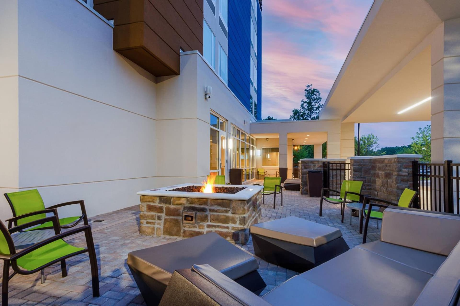 SpringHill Suites By Marriott Charleston Airport & Convention Center gallery photo in Charleston, SC — image 94