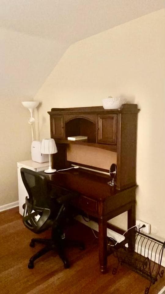 B1 A private room in Naperville downtown with desk and Wi-Fi near everything gallery photo in Naperville, IL — image 11