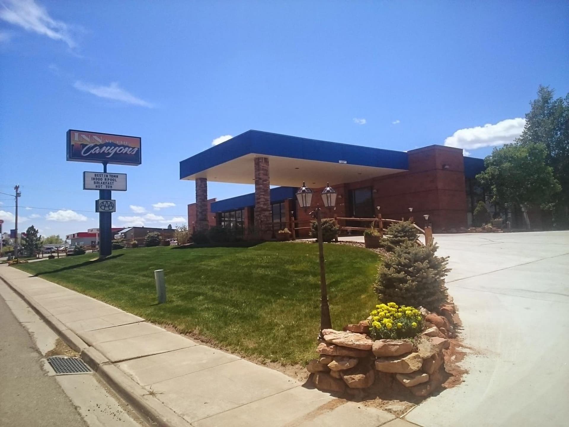 Inn at the Canyons featured exterior or lobby in Monticello, UT — similar hotel
