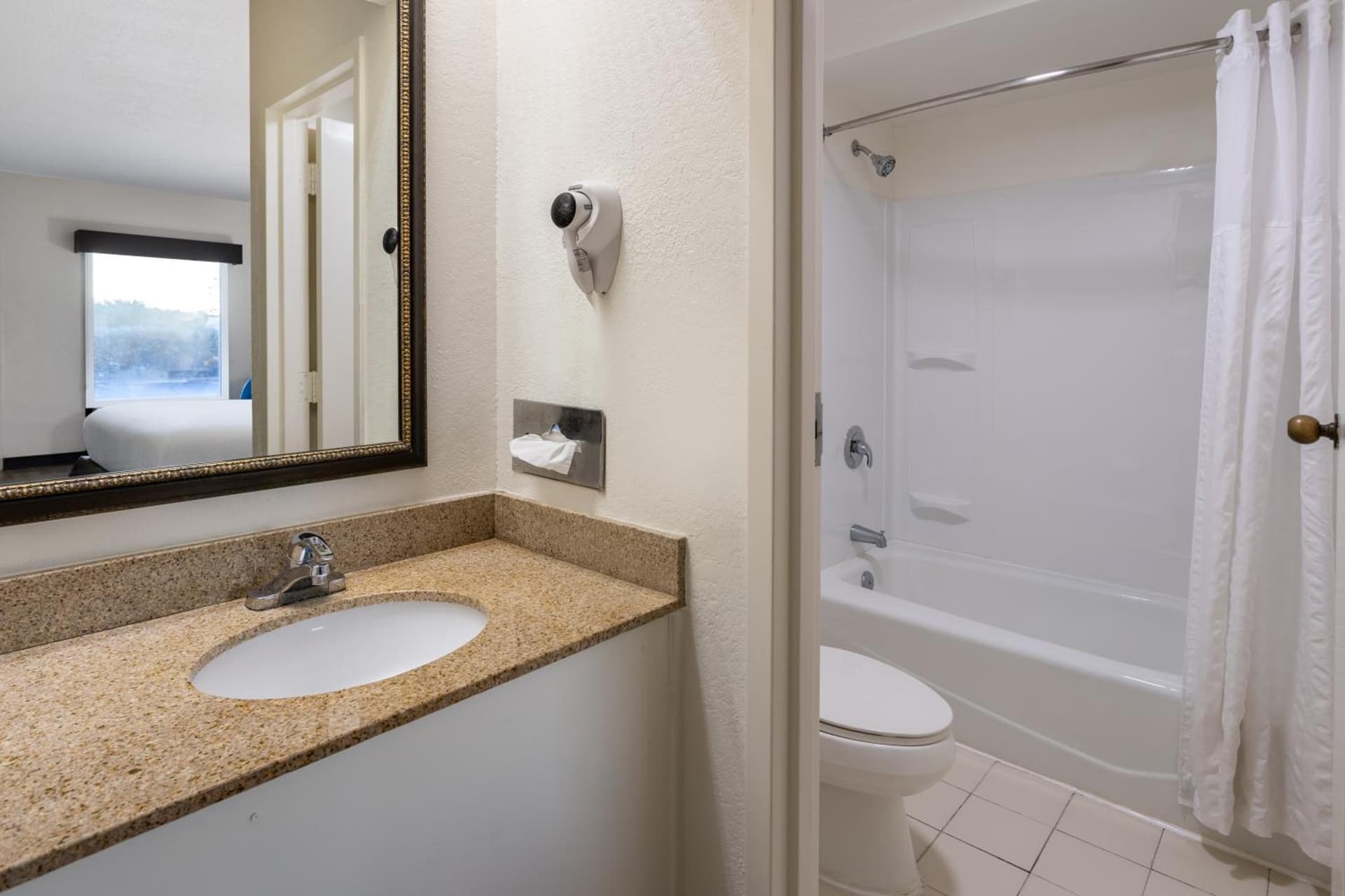 Studio 6 Suites Jacksonville, NC - Camp LeJeune gallery photo in Jacksonville, NC — image 19
