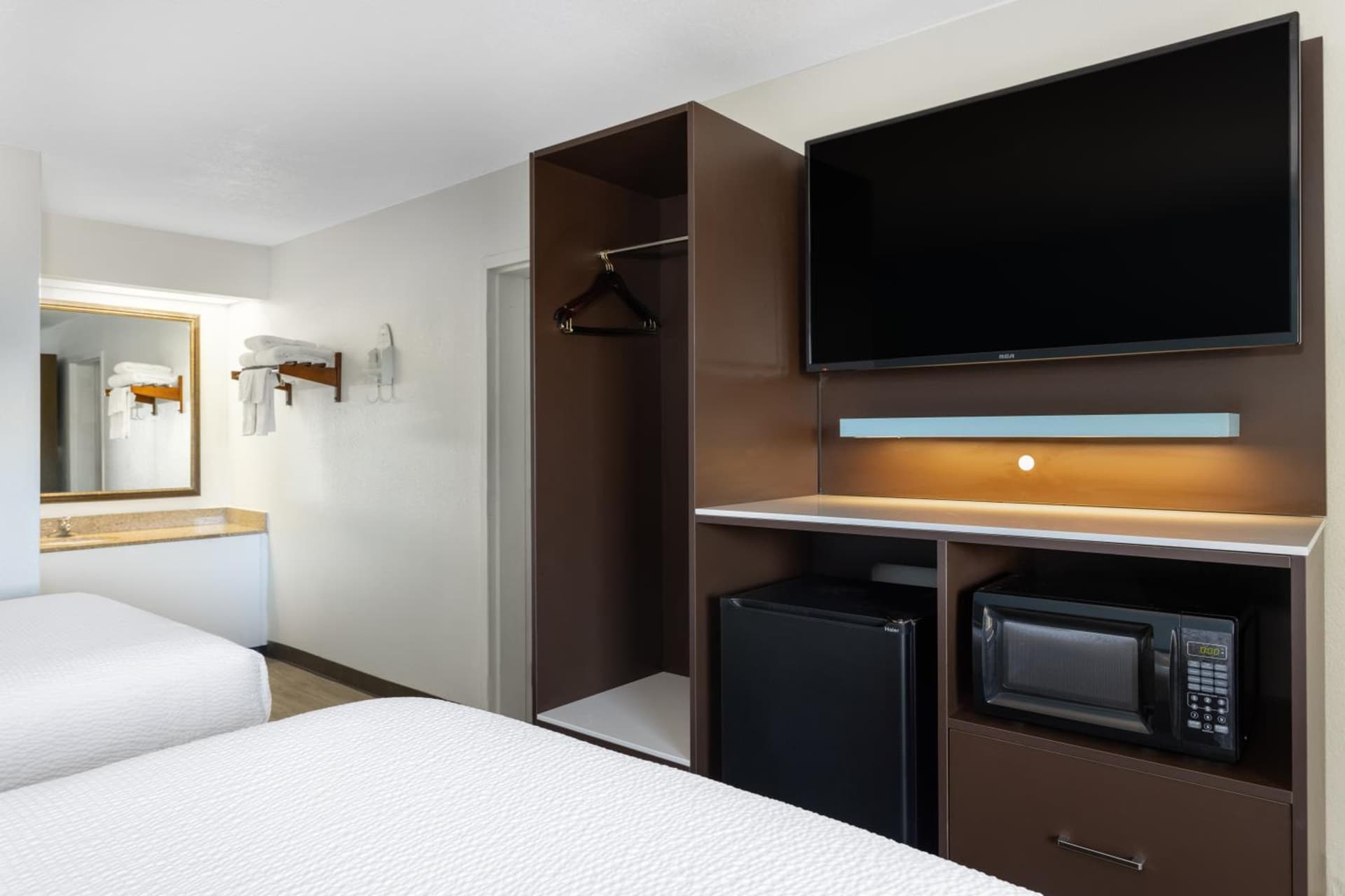 Studio 6 Suites Jacksonville, NC - Camp LeJeune property views in Jacksonville, NC — gallery photo 3