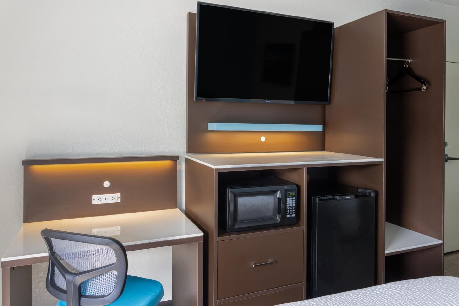 Studio 6 Suites Jacksonville, NC - Camp LeJeune gallery photo in Jacksonville, NC — image 12