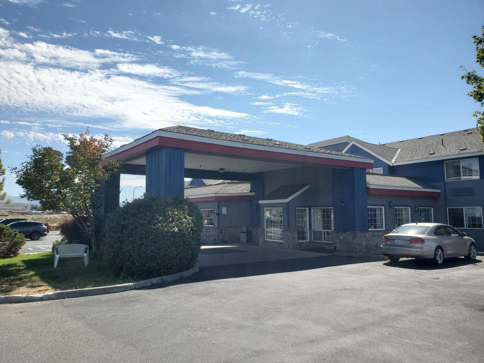 Omak Inn featured exterior or lobby in Omak, WA — similar hotel