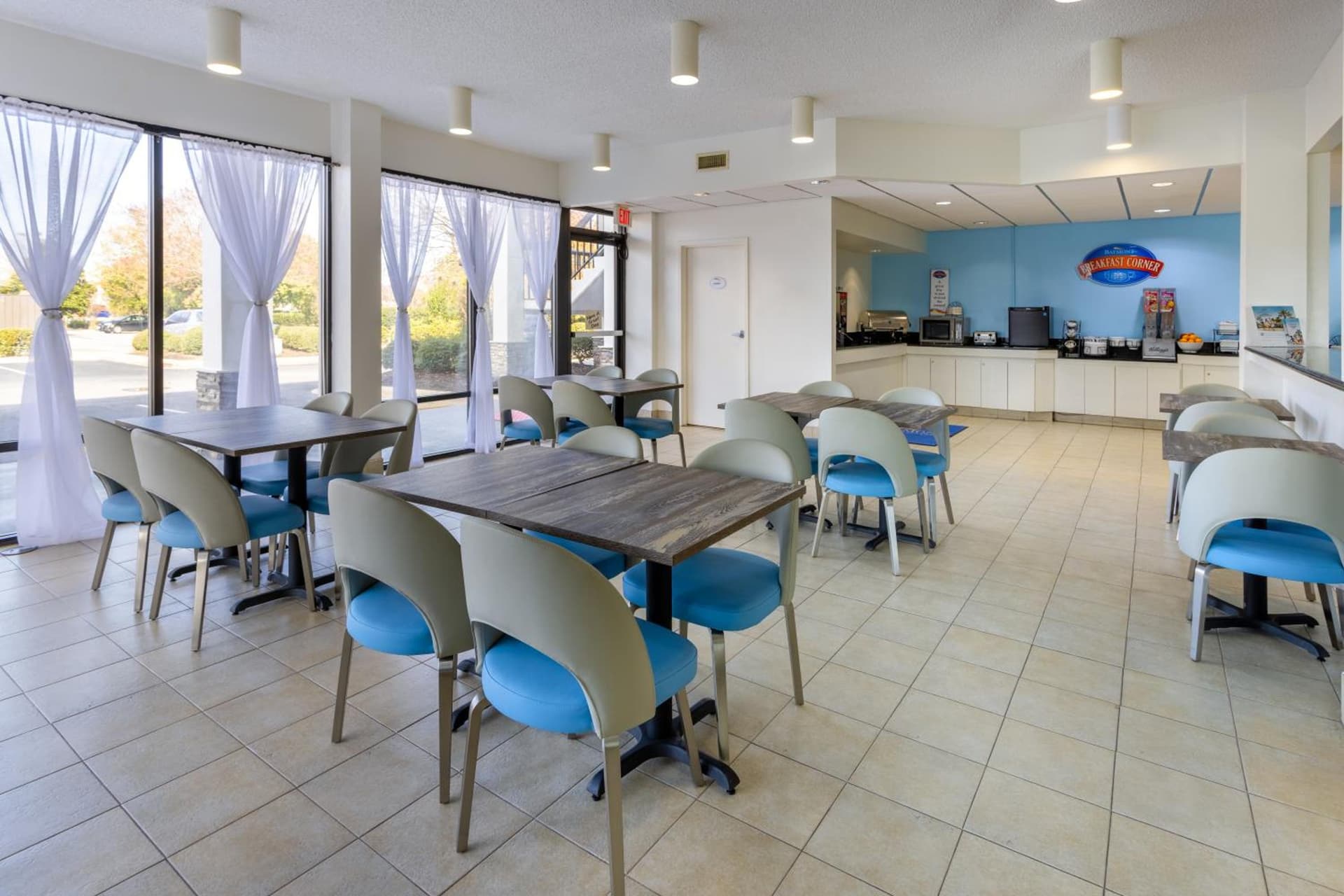 Studio 6 Suites Jacksonville, NC - Camp LeJeune gallery photo in Jacksonville, NC — image 7