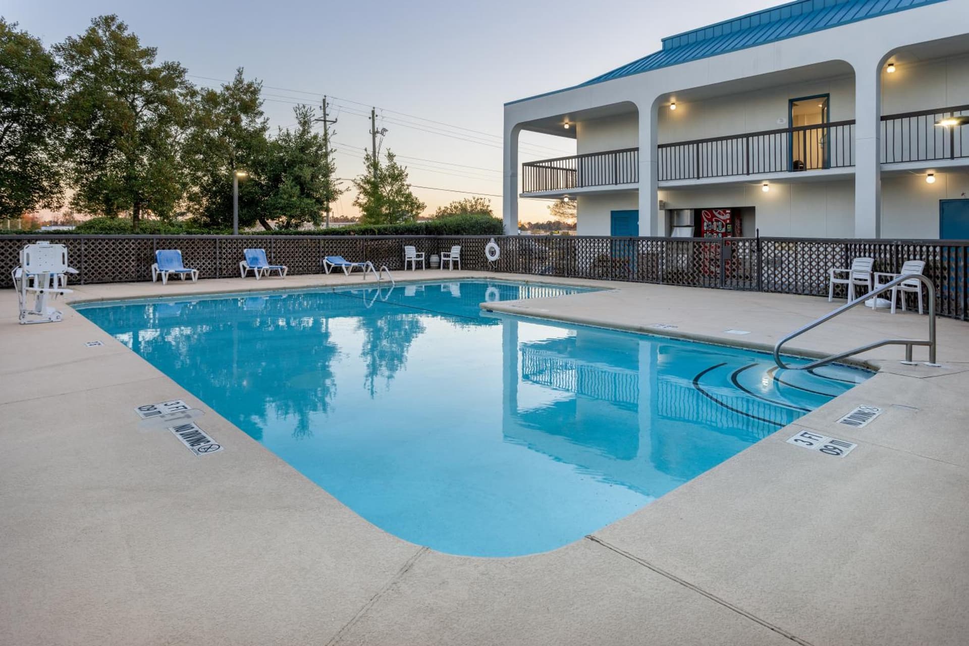 Studio 6 Suites Jacksonville, NC - Camp LeJeune gallery photo in Jacksonville, NC — image 61