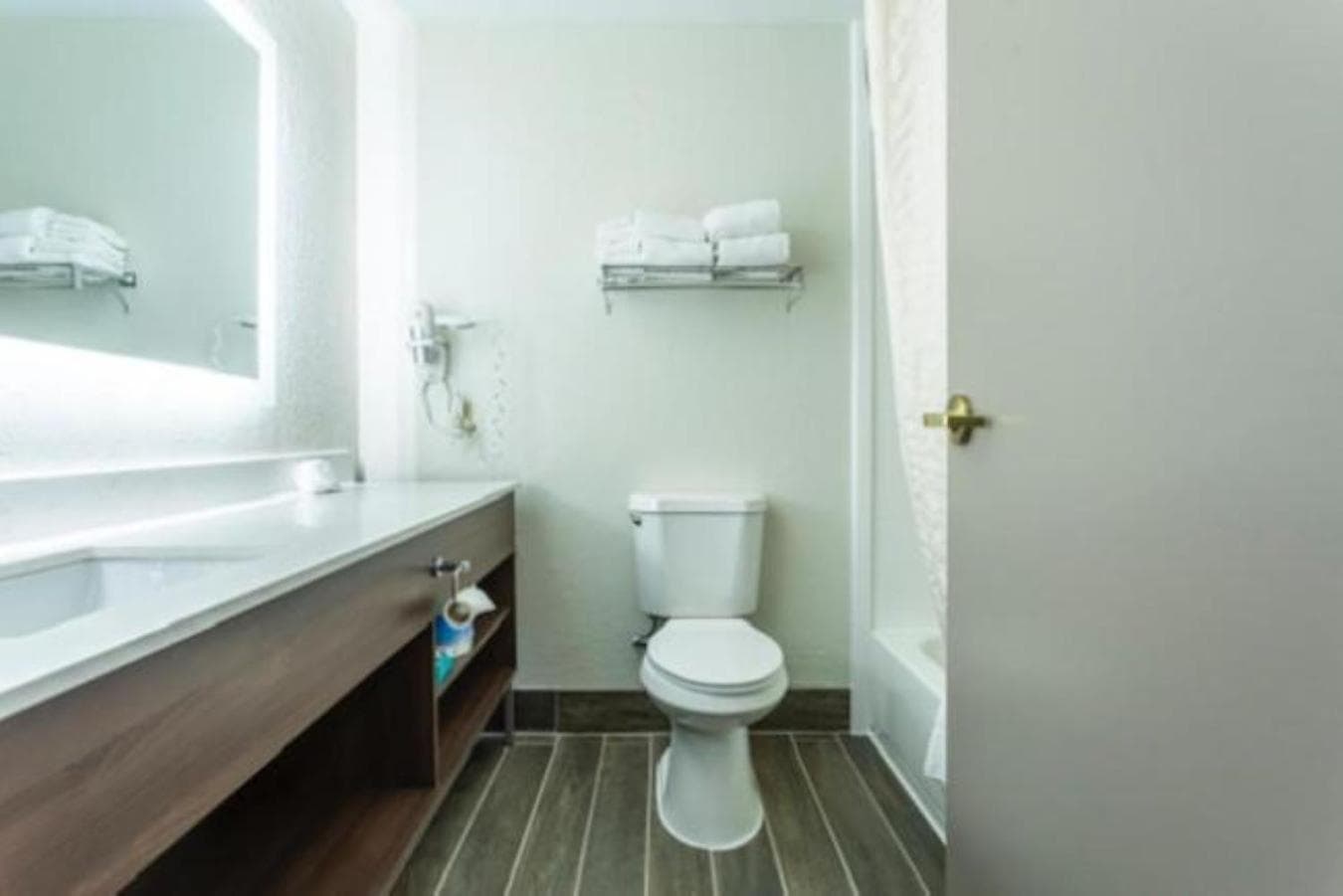 Lancaster Inn & Suites gallery photo in Manheim, PA — image 21