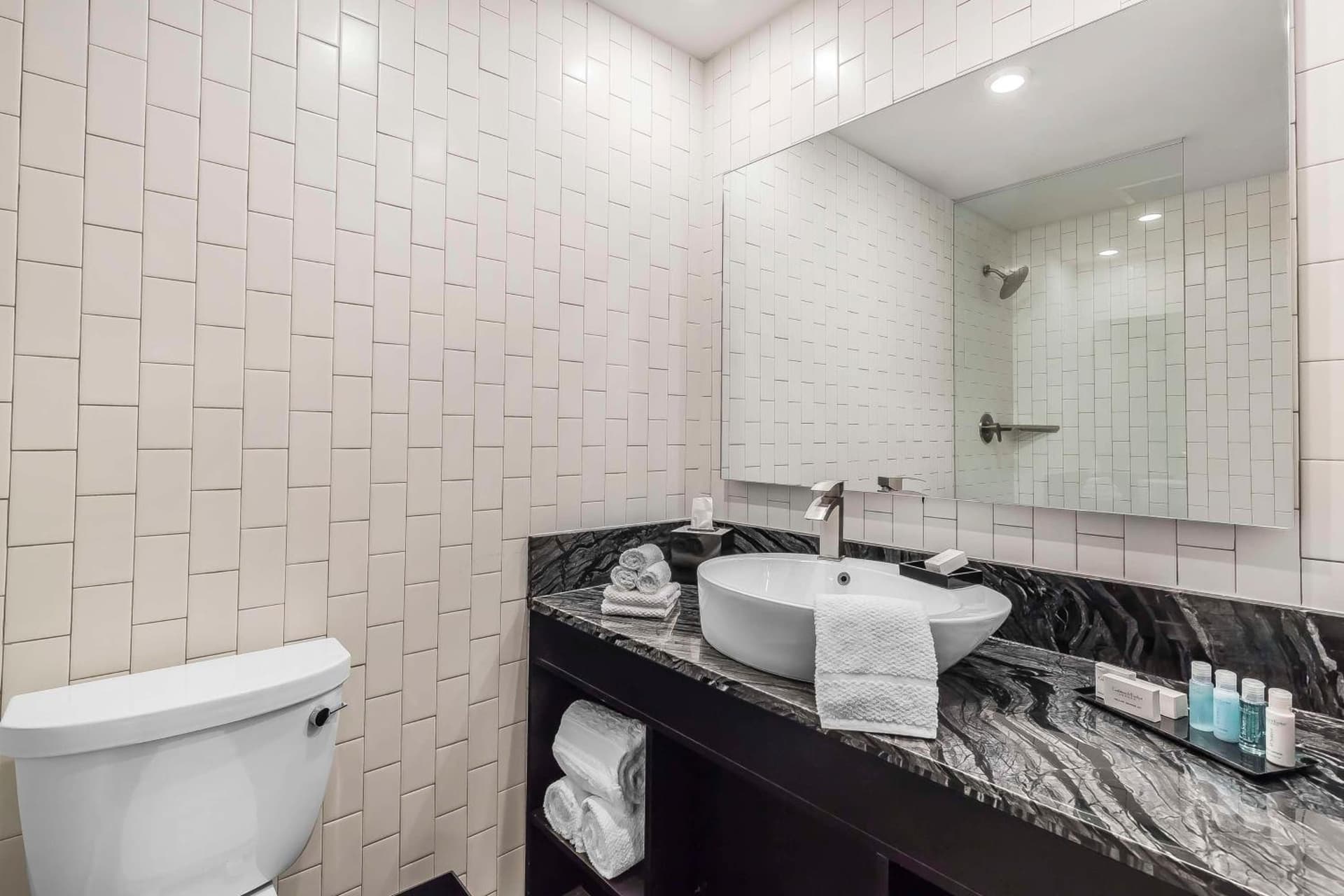Lorenzo Hotel Dallas, Tapestry Collection by Hilton gallery photo in Dallas, TX — image 15