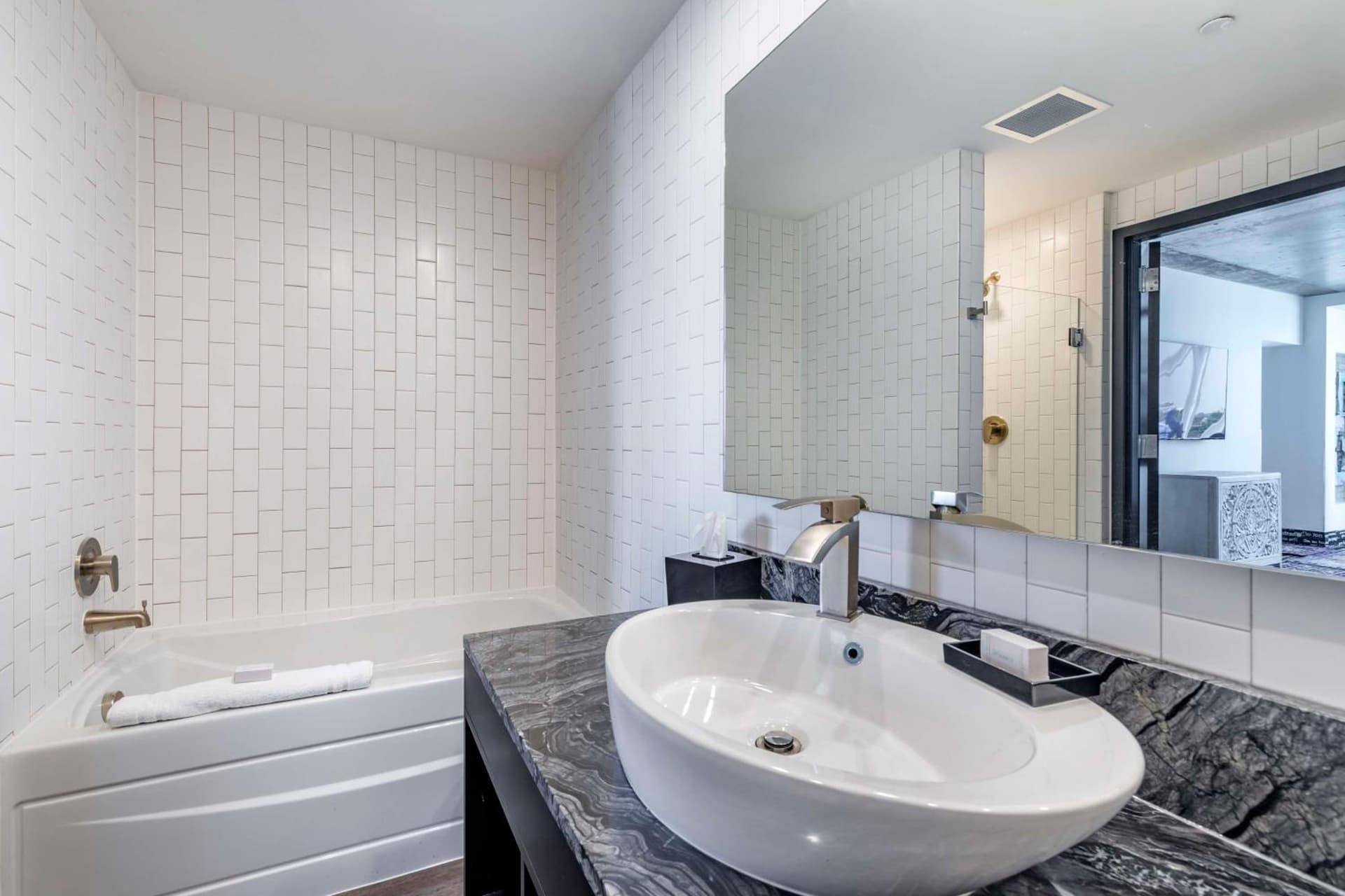 Lorenzo Hotel Dallas, Tapestry Collection by Hilton gallery photo in Dallas, TX — image 137