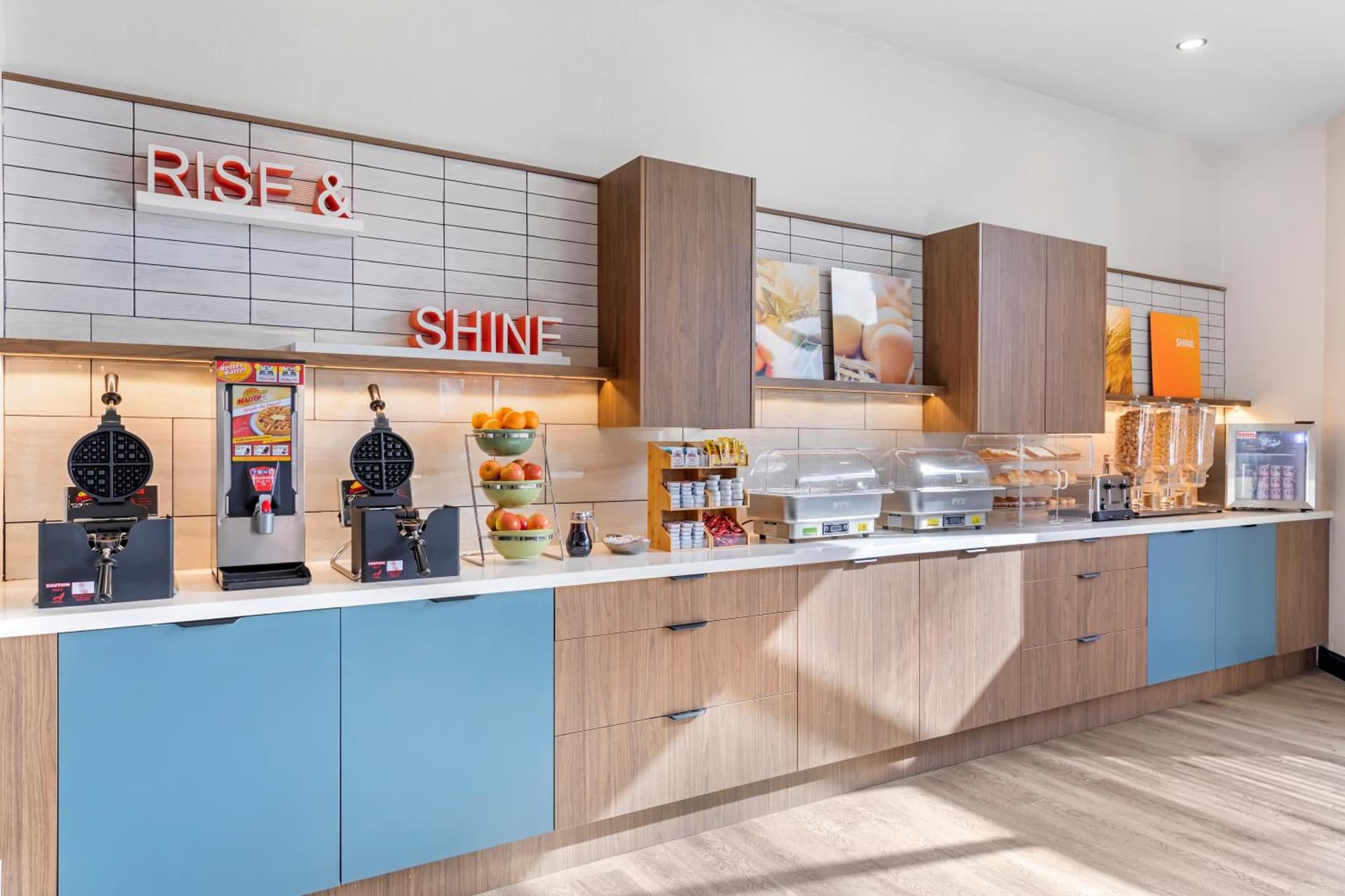 Comfort Inn & Suites Irvine Spectrum interior in Lake Forest, CA — gallery photo 2