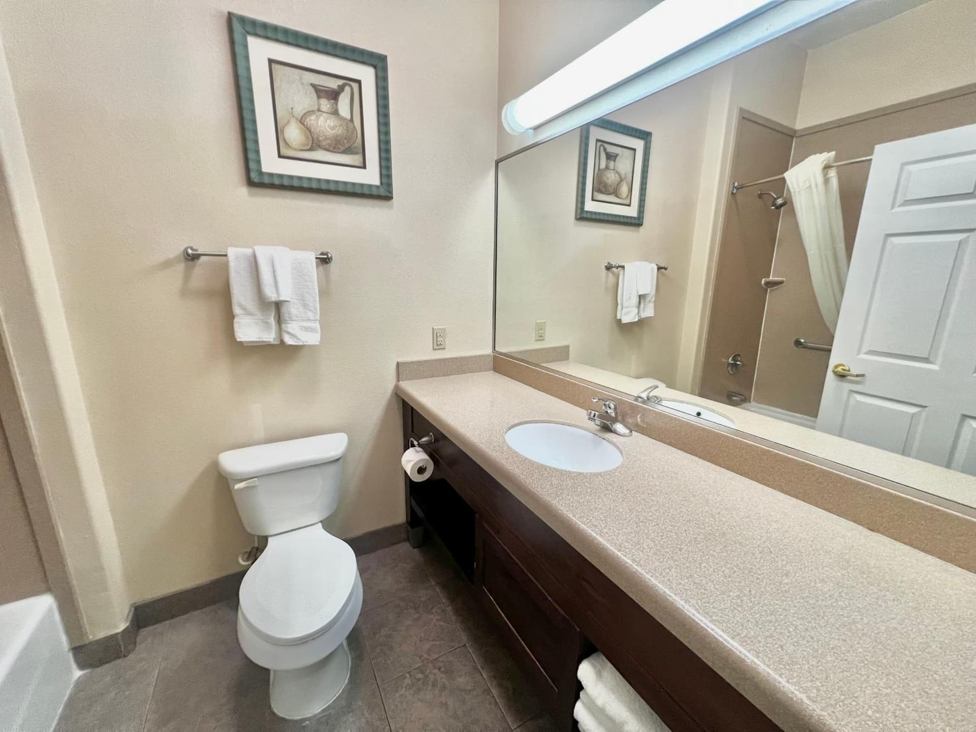 La Quinta Inn & Suites by Wyndham Pharr RGV Medical Center gallery photo in Pharr, TX — image 24