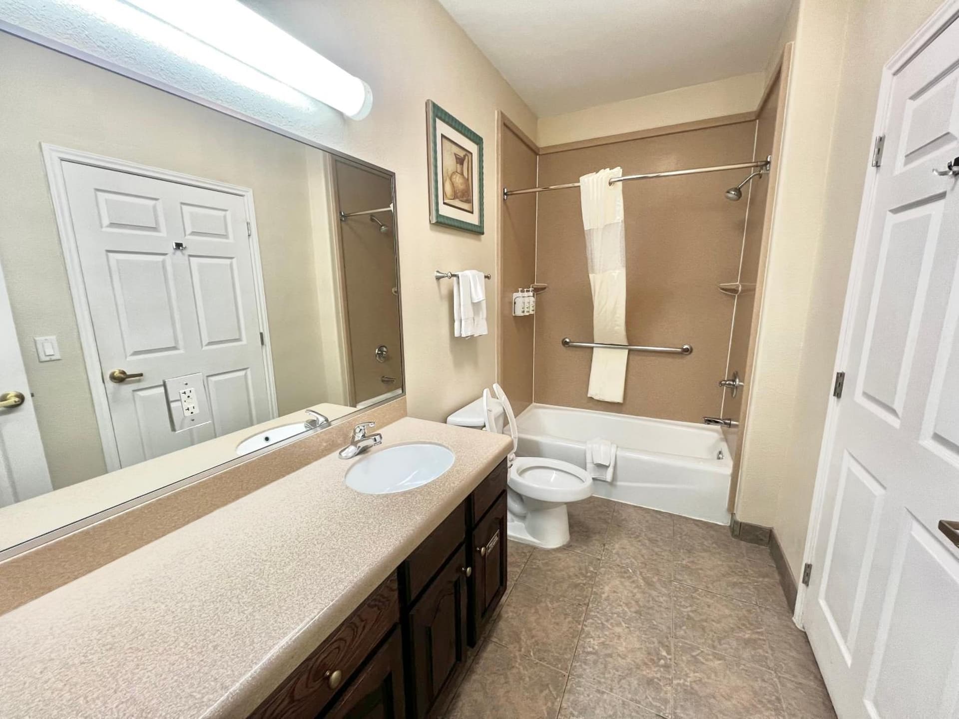 La Quinta Inn & Suites by Wyndham Pharr RGV Medical Center gallery photo in Pharr, TX — image 26