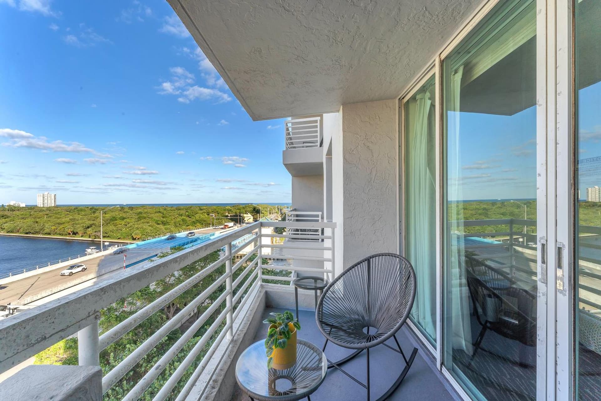 Eternal Sunrise Suite property views in Fort Lauderdale, FL — gallery photo 3