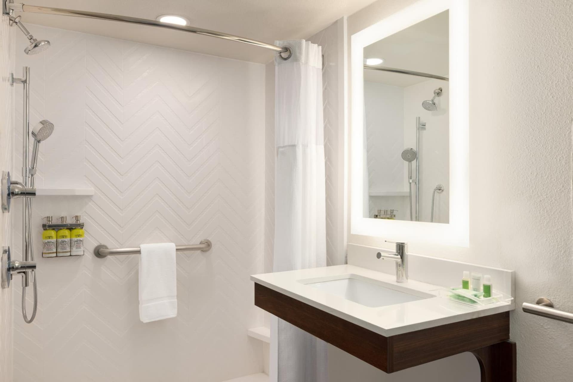 Doubletree By Hilton Fort Worth South gallery photo in Fort Worth, TX — image 24