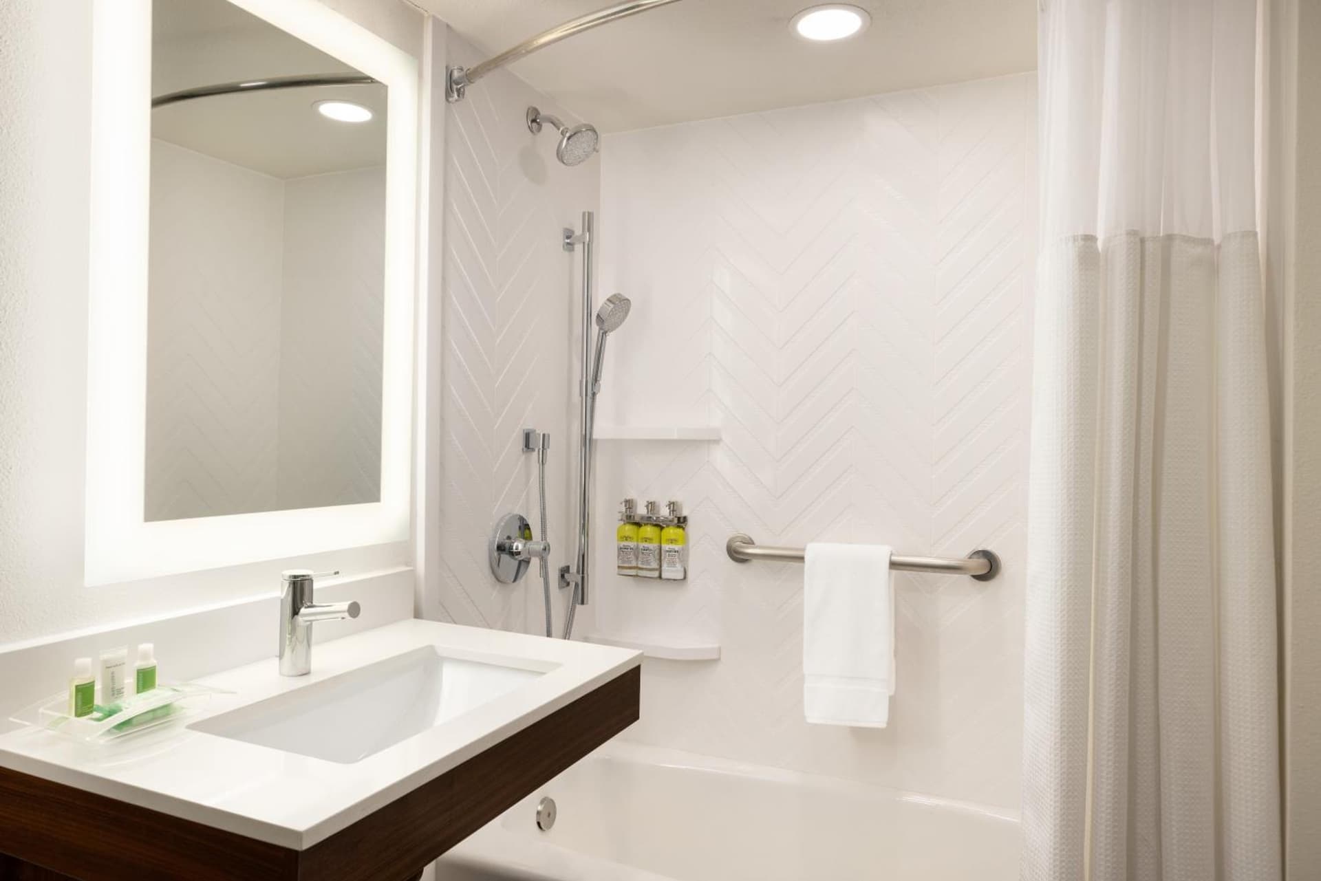 Doubletree By Hilton Fort Worth South gallery photo in Fort Worth, TX — image 9