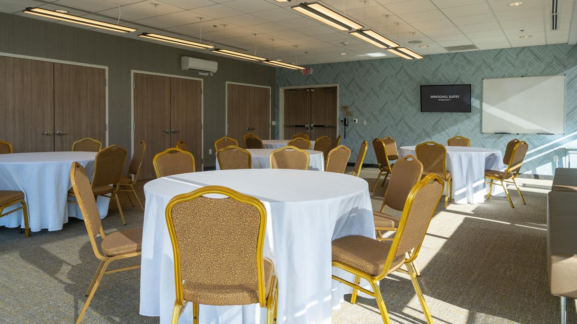 SpringHill Suites by Marriott Woodbridge gallery photo in Woodbridge — image 17