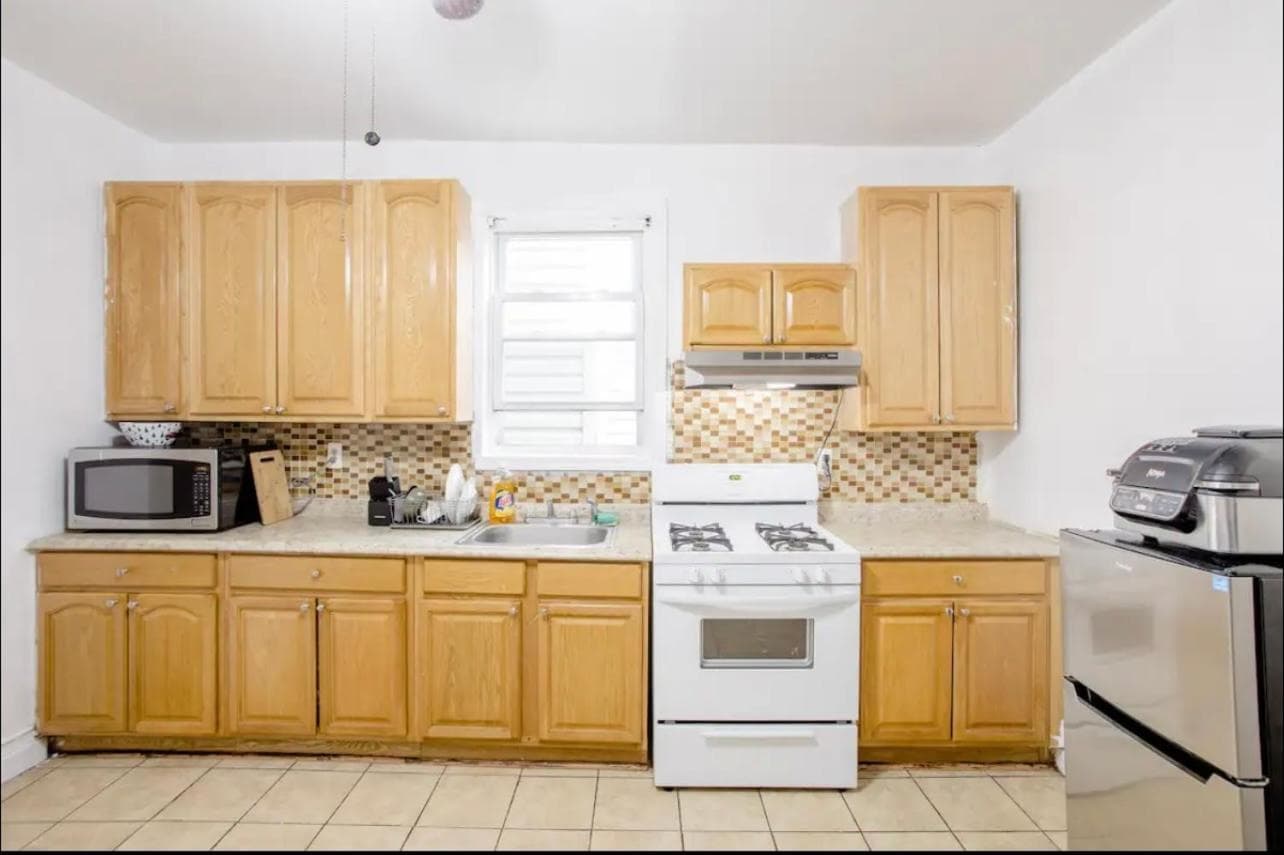 SUITE DREAMs CARROLL 10 gallery photo in Paterson, NJ — image 4