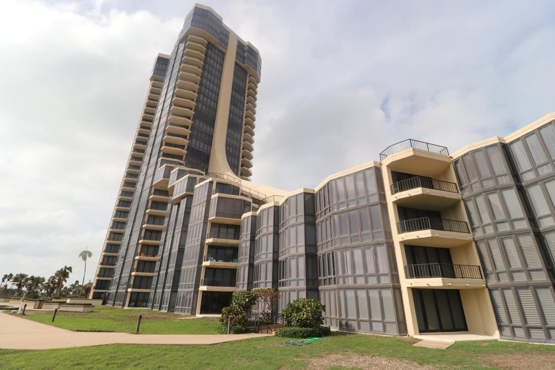Bridgepoint Condominiums interior in South Padre Island, TX — gallery photo 2