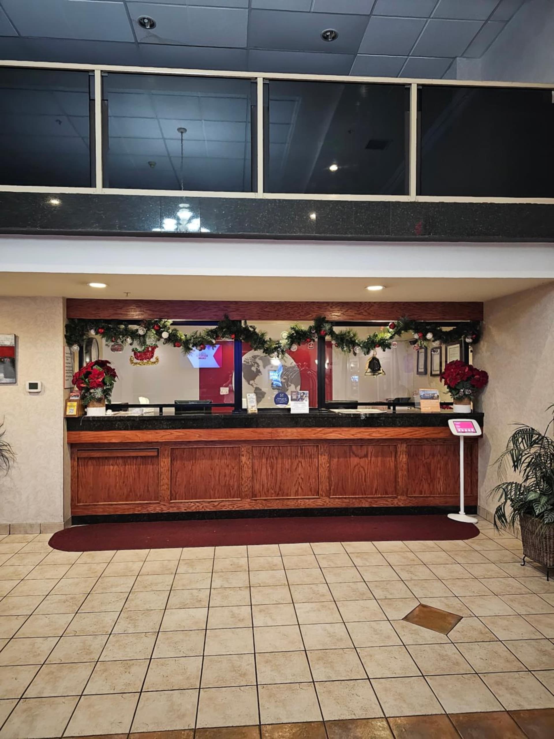 Ramada by Wyndham SeaTac Airport interior in SeaTac, WA — gallery photo 2