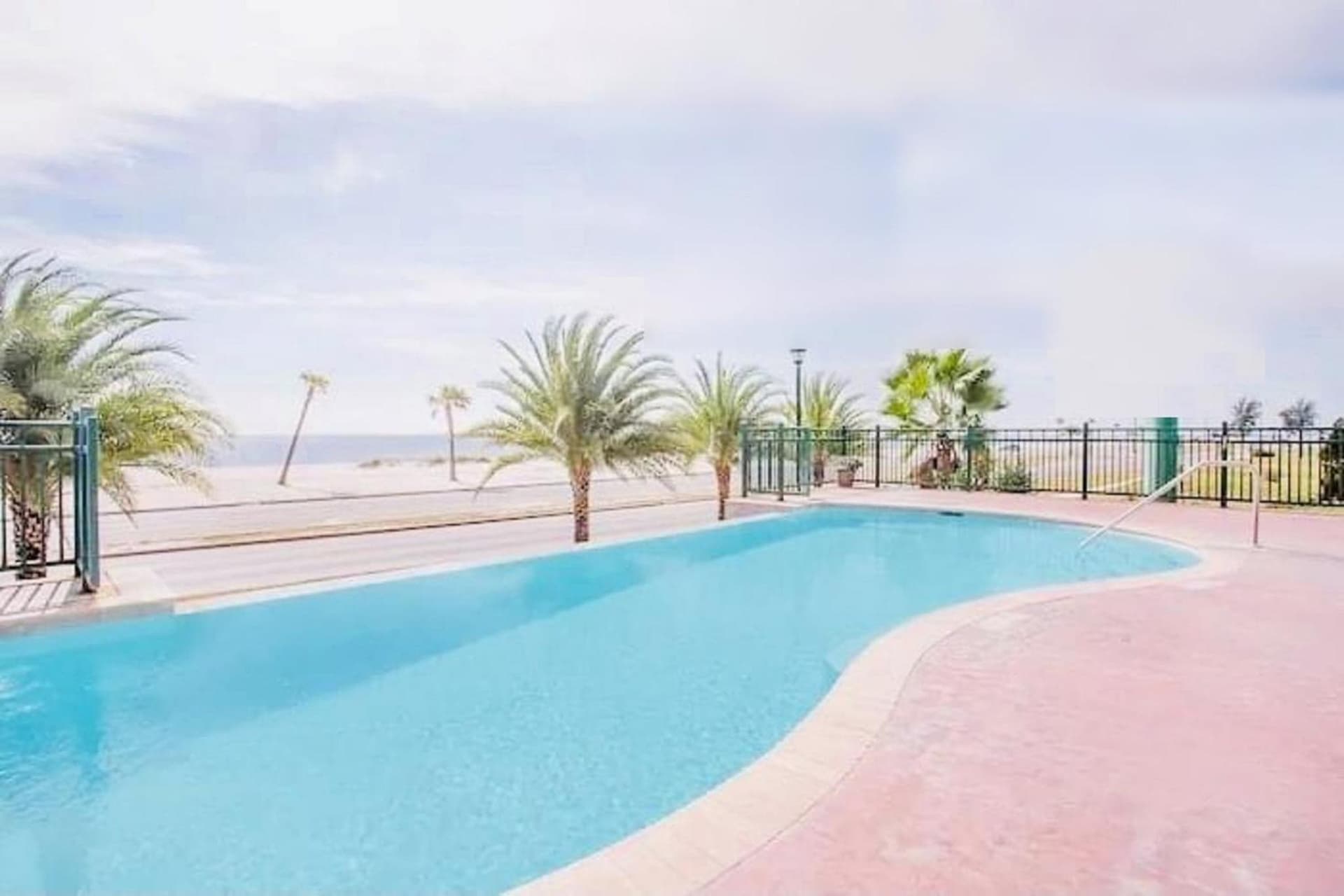Holiday Inn Express - Gulfport Beach by IHG gallery photo in Gulfport, MS — image 15